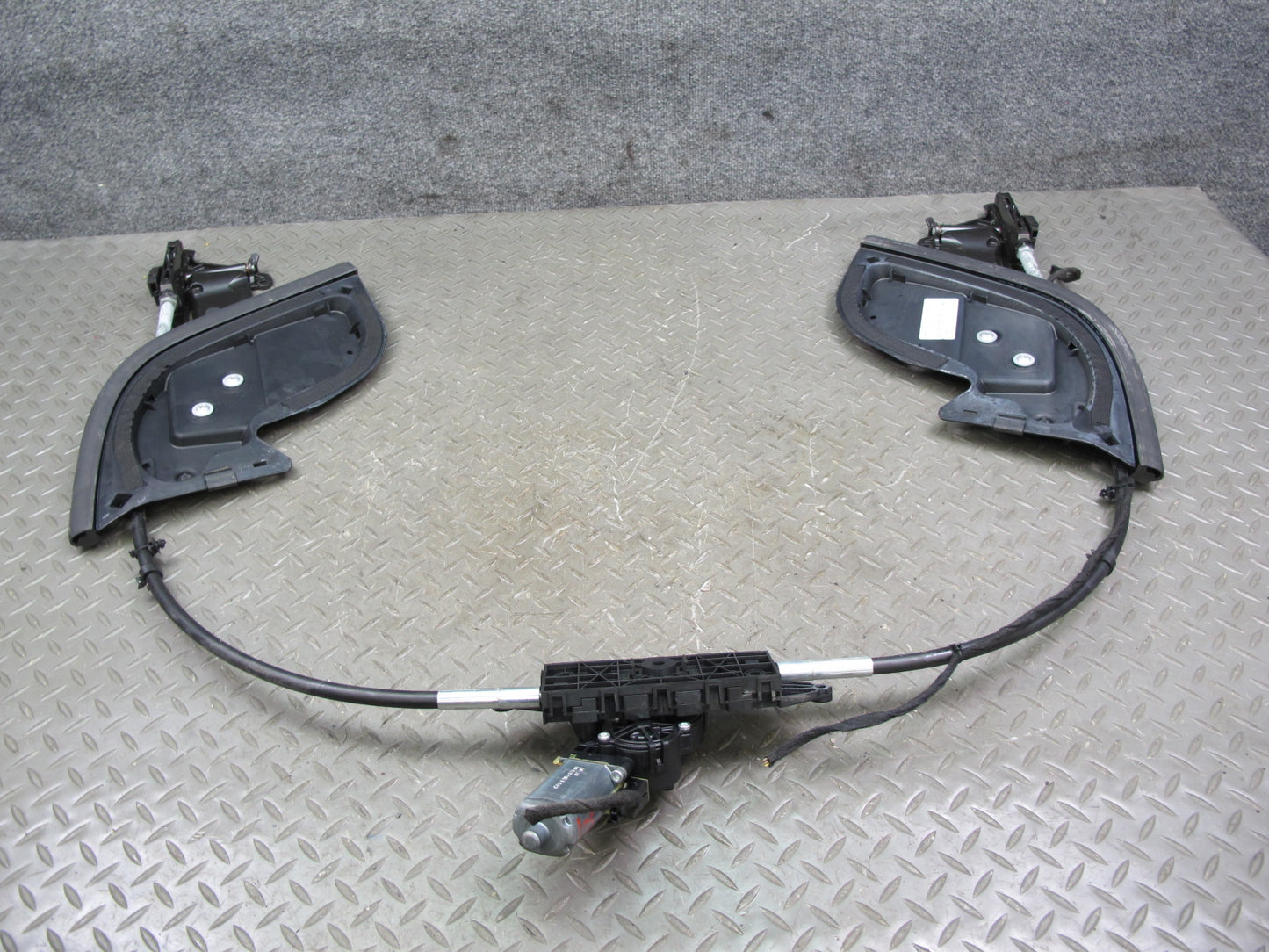 03-06 Mercedes R230 Sl-class Convertible TOP Roof Rear Flap Motor Assembly OEM