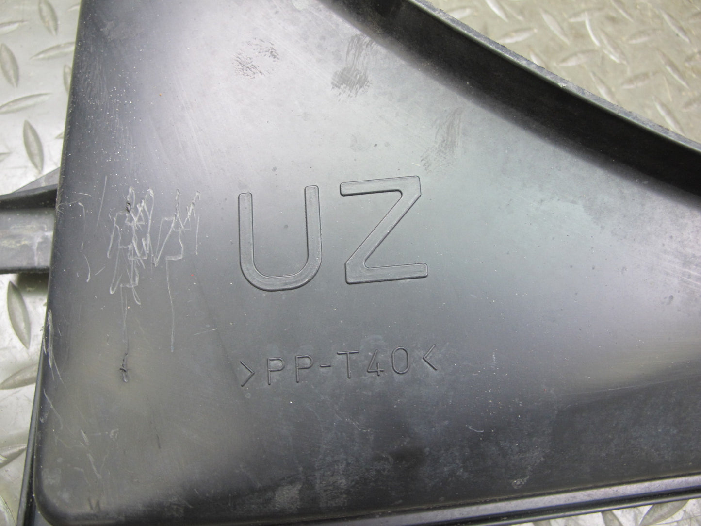 2003-2009 Lexus GX470 Engine Radiator Cooling Fan Motor Shroud 16711-50170