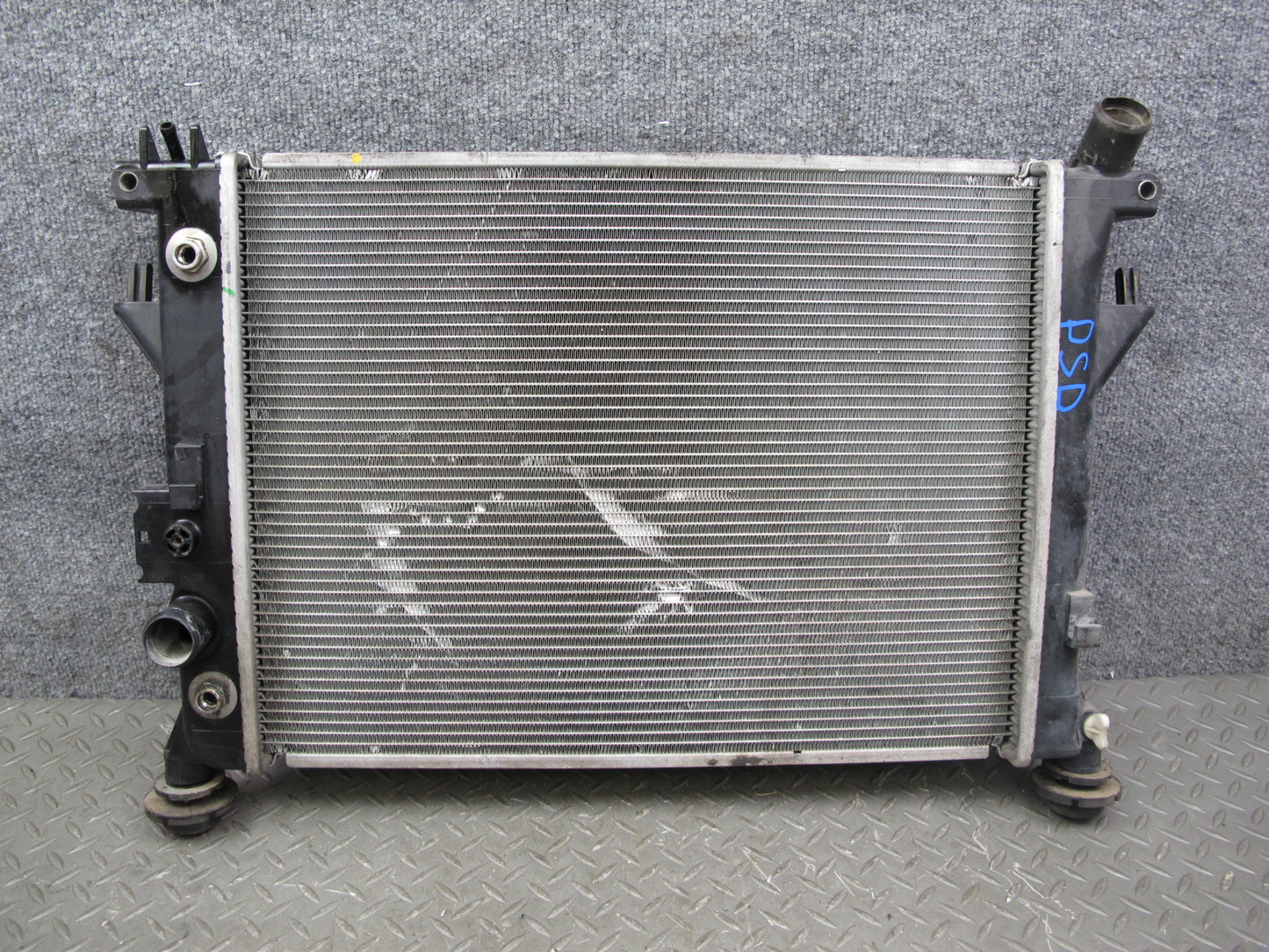 07-10 Saturn SKY Pontiac Solstice 2.0L Turbo AT Engine Cooling Radiator OEM