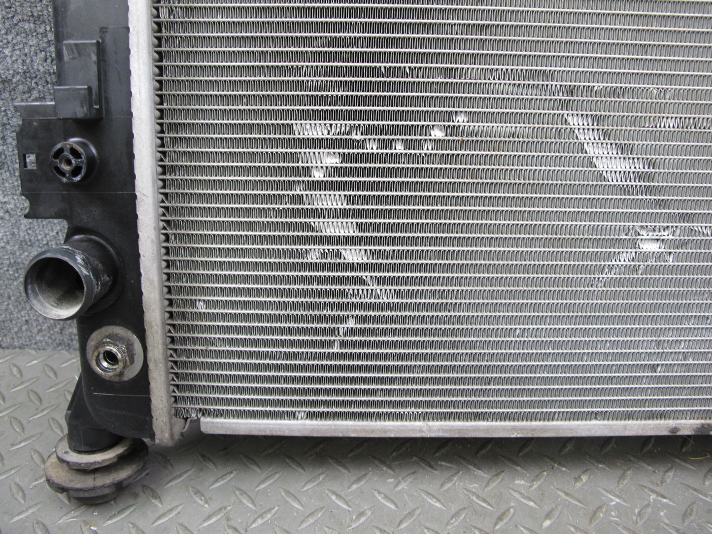 07-10 Saturn SKY Pontiac Solstice 2.0L Turbo AT Engine Cooling Radiator OEM