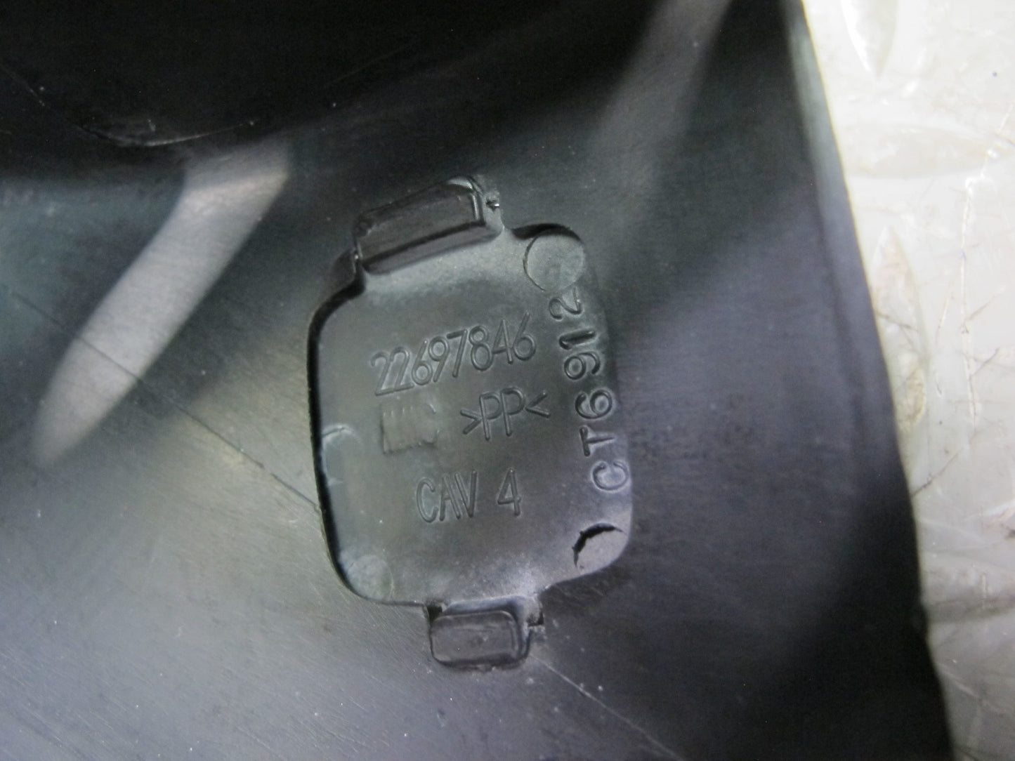 07-10 Saturn SKY Pontiac Solstice Ignition Switch Trim Bezel Cover Panel OEM