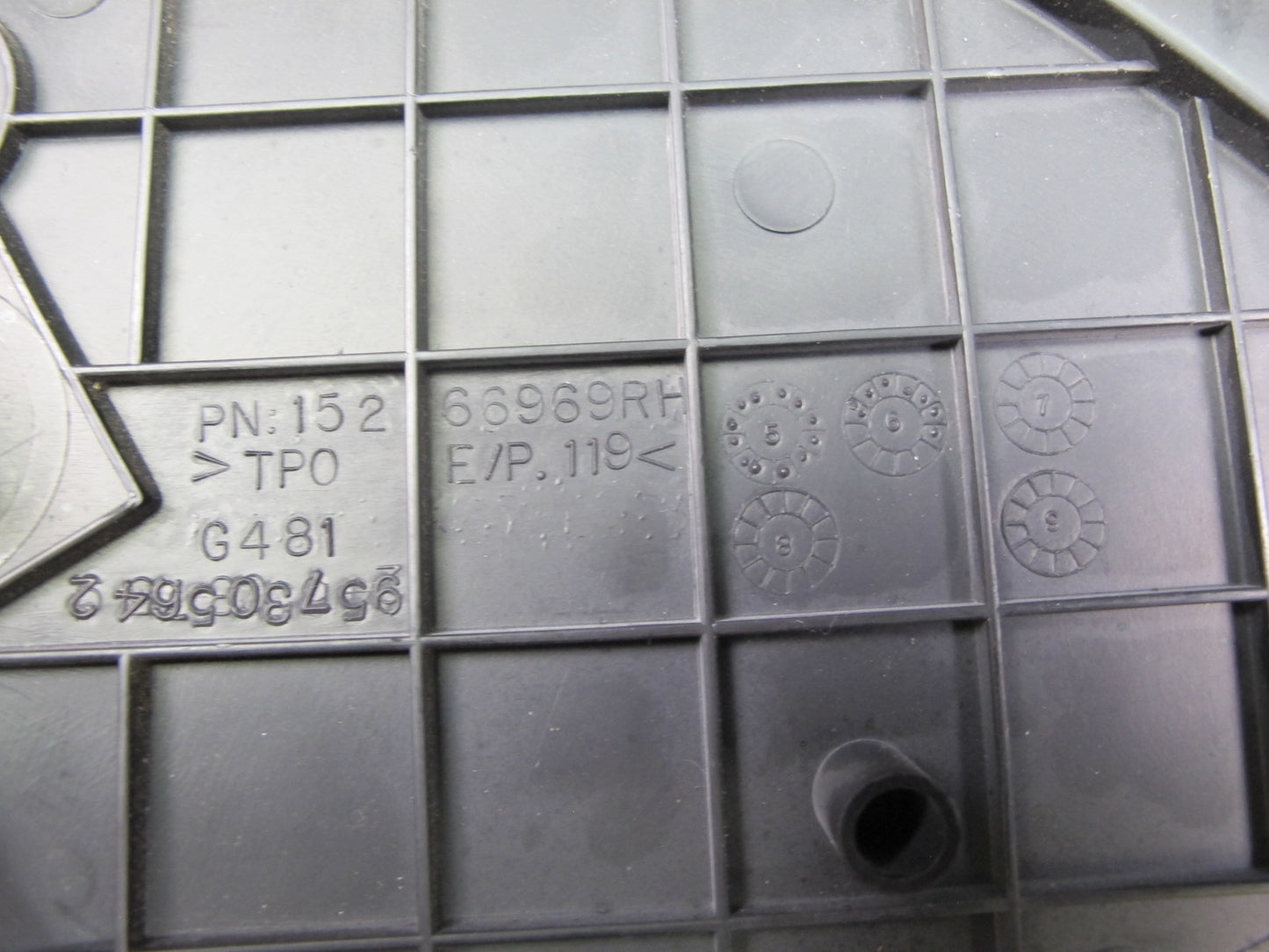 07-10 Saturn SKY Pontiac Solstice Dash Front Right END Cap Trim Cover OEM