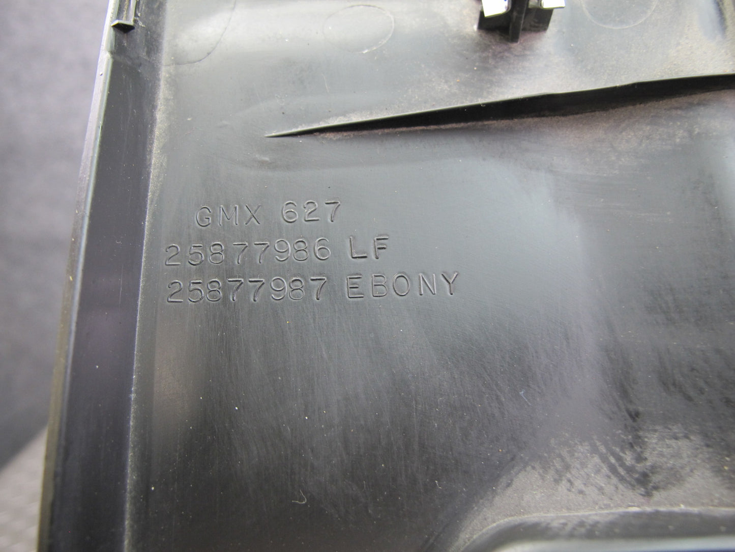 07-10 Saturn SKY Pontiac Solstice Windshield Upper Trim Panel 25949074 OEM