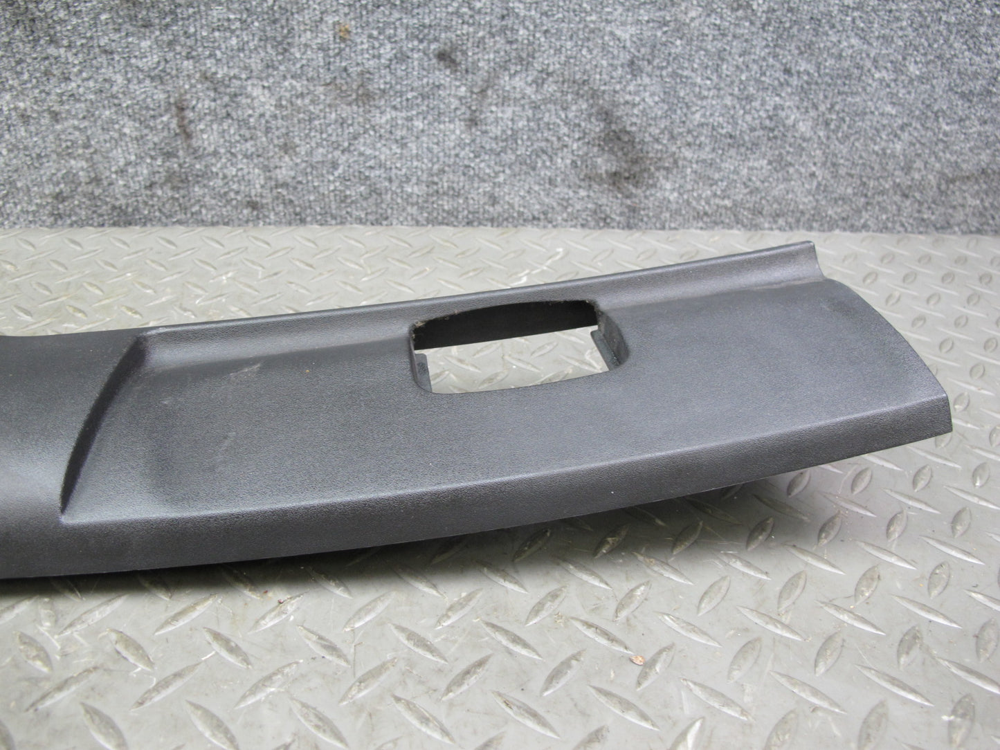 07-10 Saturn SKY Pontiac Solstice Windshield Upper Trim Panel 25949074 OEM