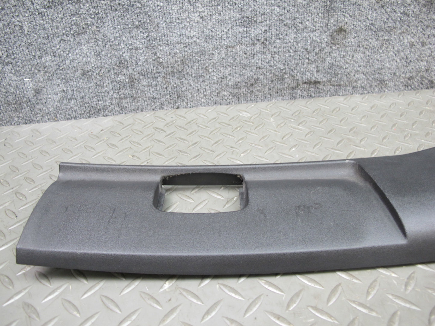 07-10 Saturn SKY Pontiac Solstice Windshield Upper Trim Panel 25949074 OEM