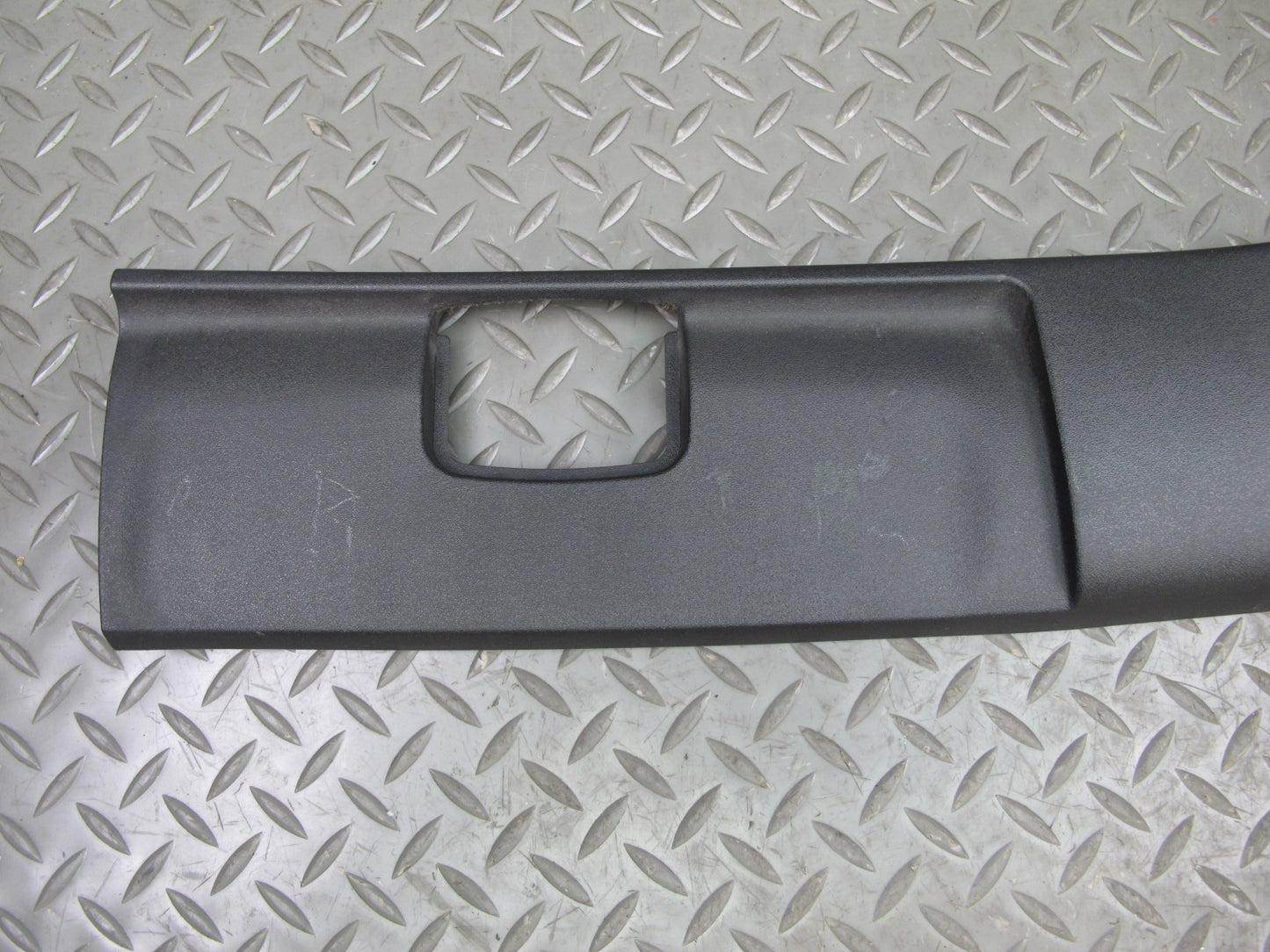 07-10 Saturn SKY Pontiac Solstice Windshield Upper Trim Panel 25949074 OEM