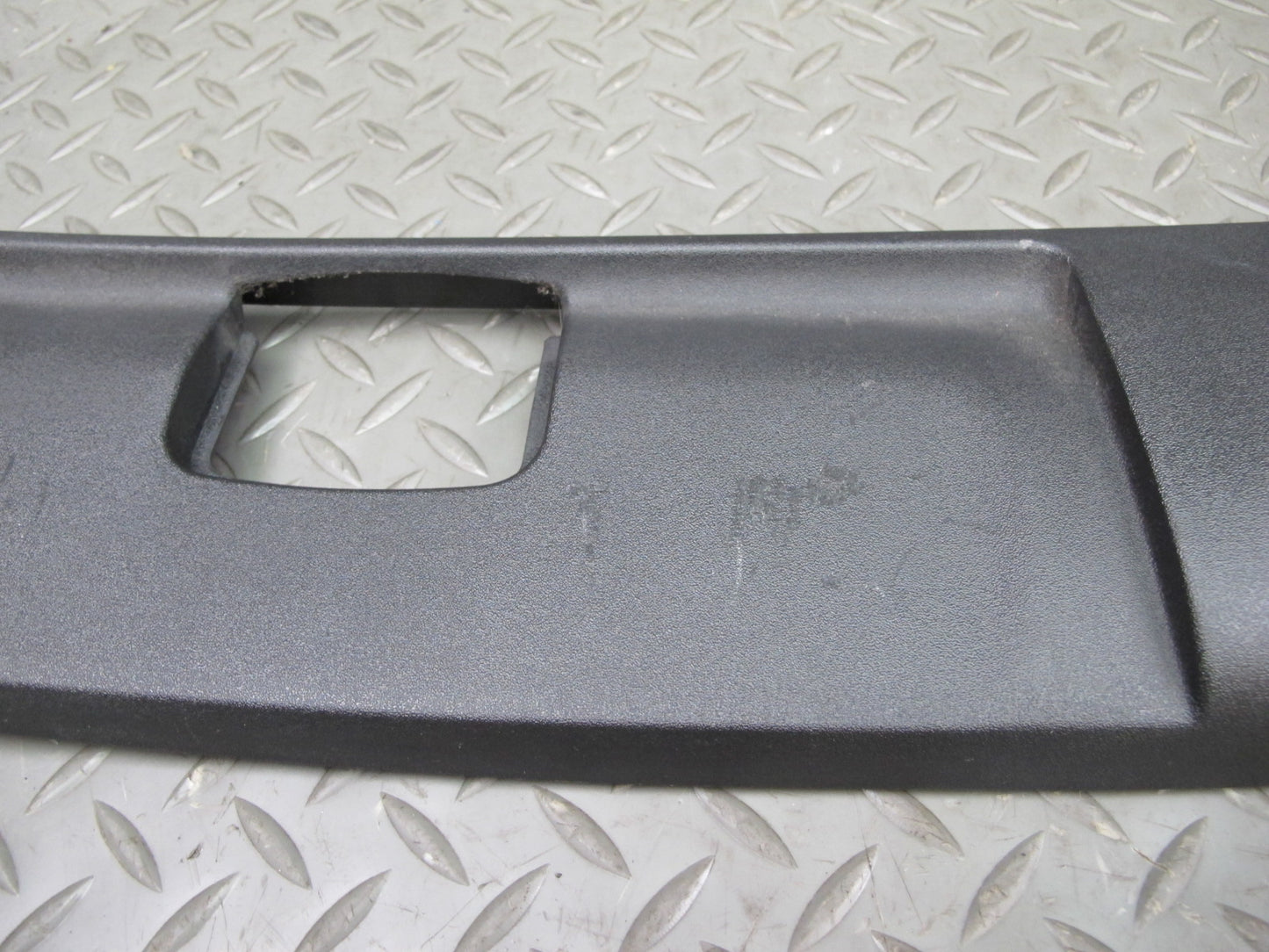 07-10 Saturn SKY Pontiac Solstice Windshield Upper Trim Panel 25949074 OEM