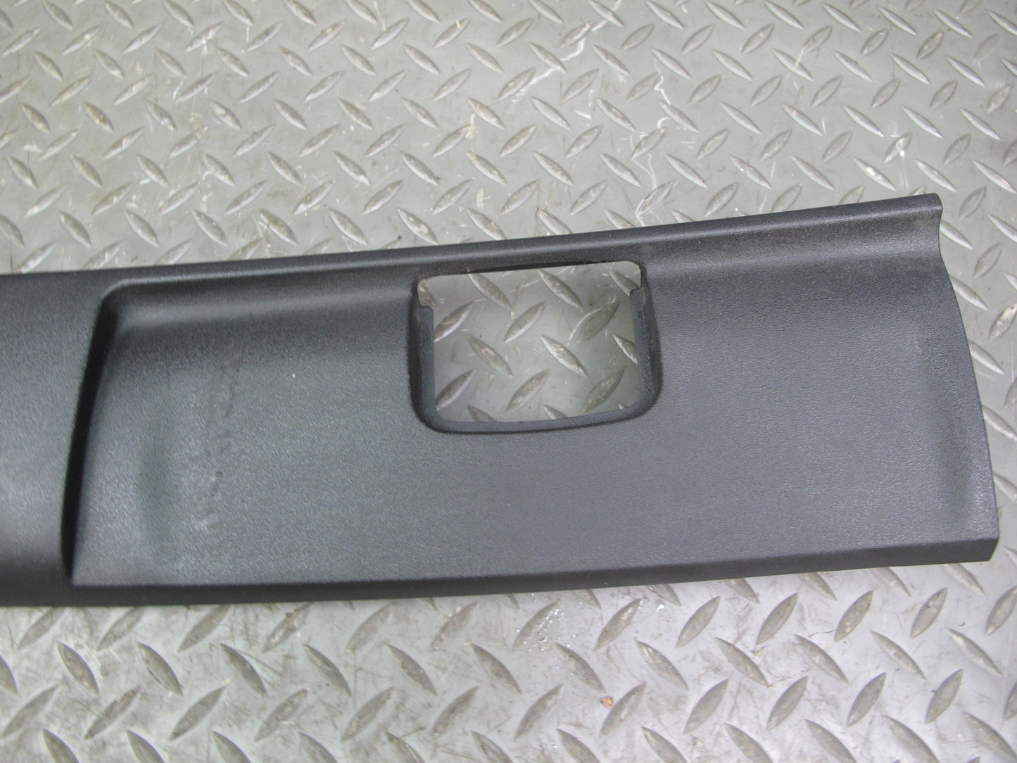 07-10 Saturn SKY Pontiac Solstice Windshield Upper Trim Panel 25949074 OEM