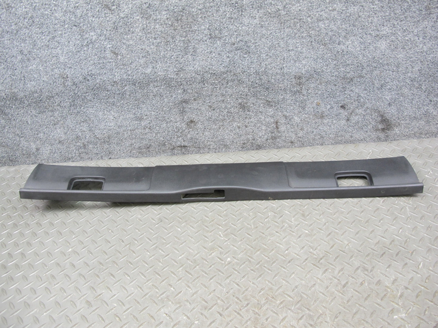 07-10 Saturn SKY Pontiac Solstice Windshield Upper Trim Panel 25949074 OEM