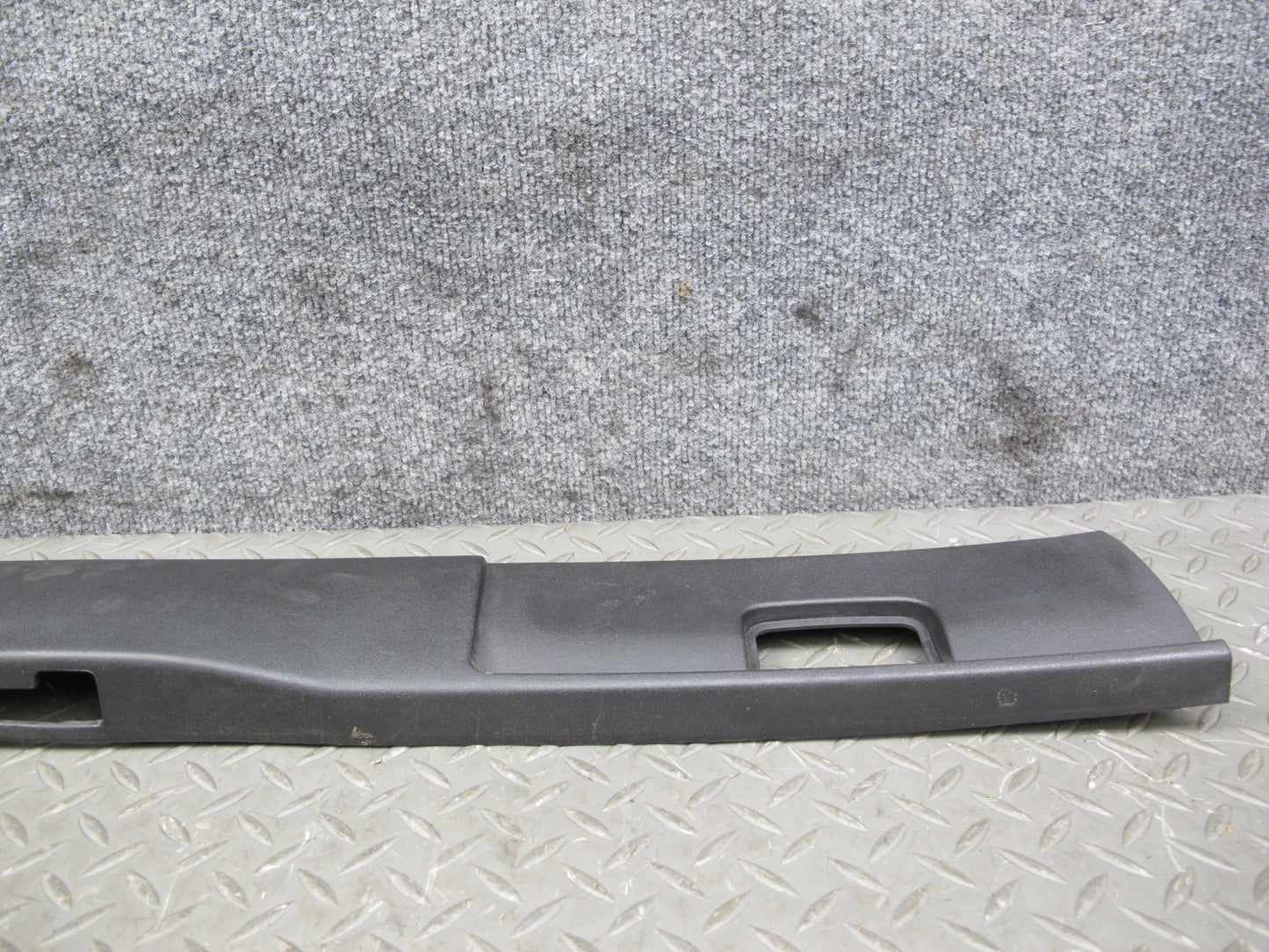 07-10 Saturn SKY Pontiac Solstice Windshield Upper Trim Panel 25949074 OEM