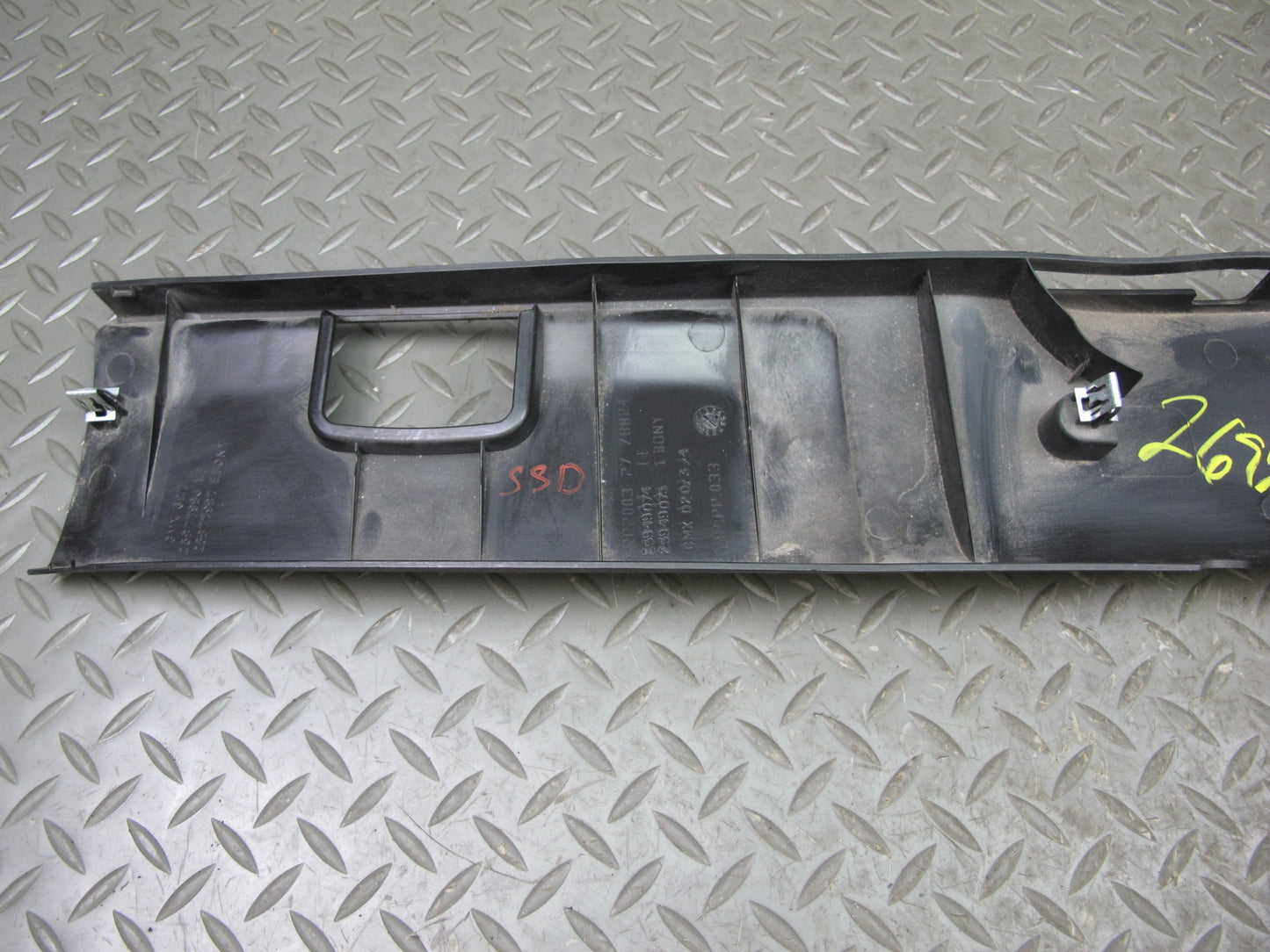 07-10 Saturn SKY Pontiac Solstice Windshield Upper Trim Panel 25949074 OEM