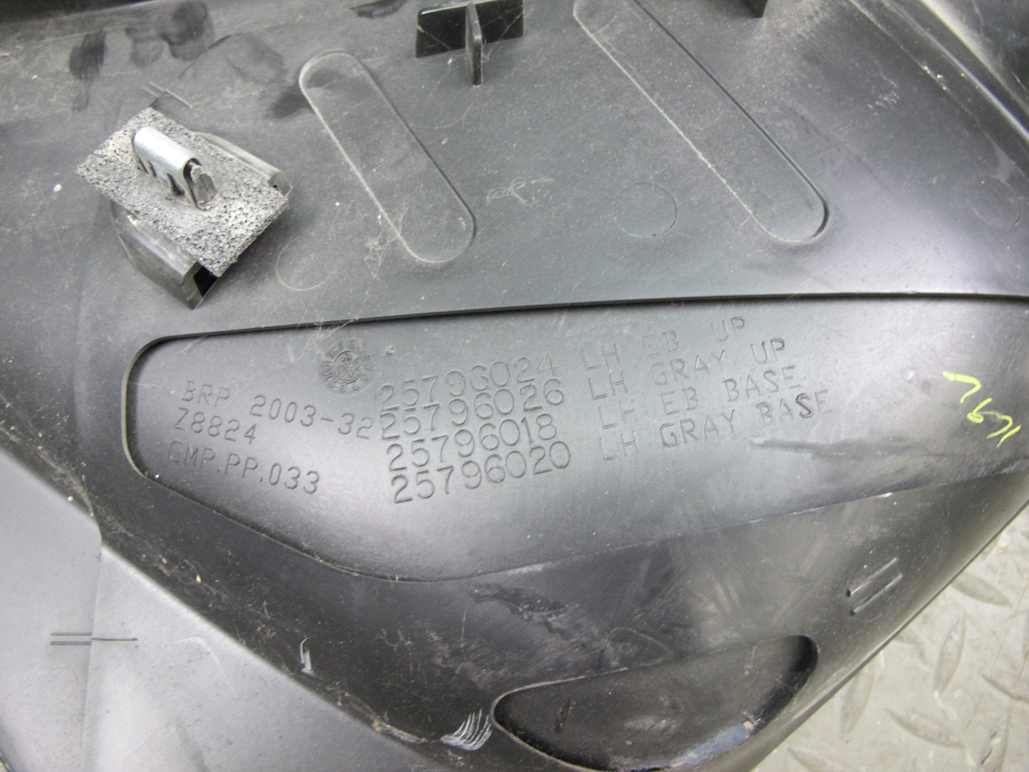 07-10 Saturn SKY Pontiac Solstice Set of 2 Rear Quarter Speaker Trim Cover OEM