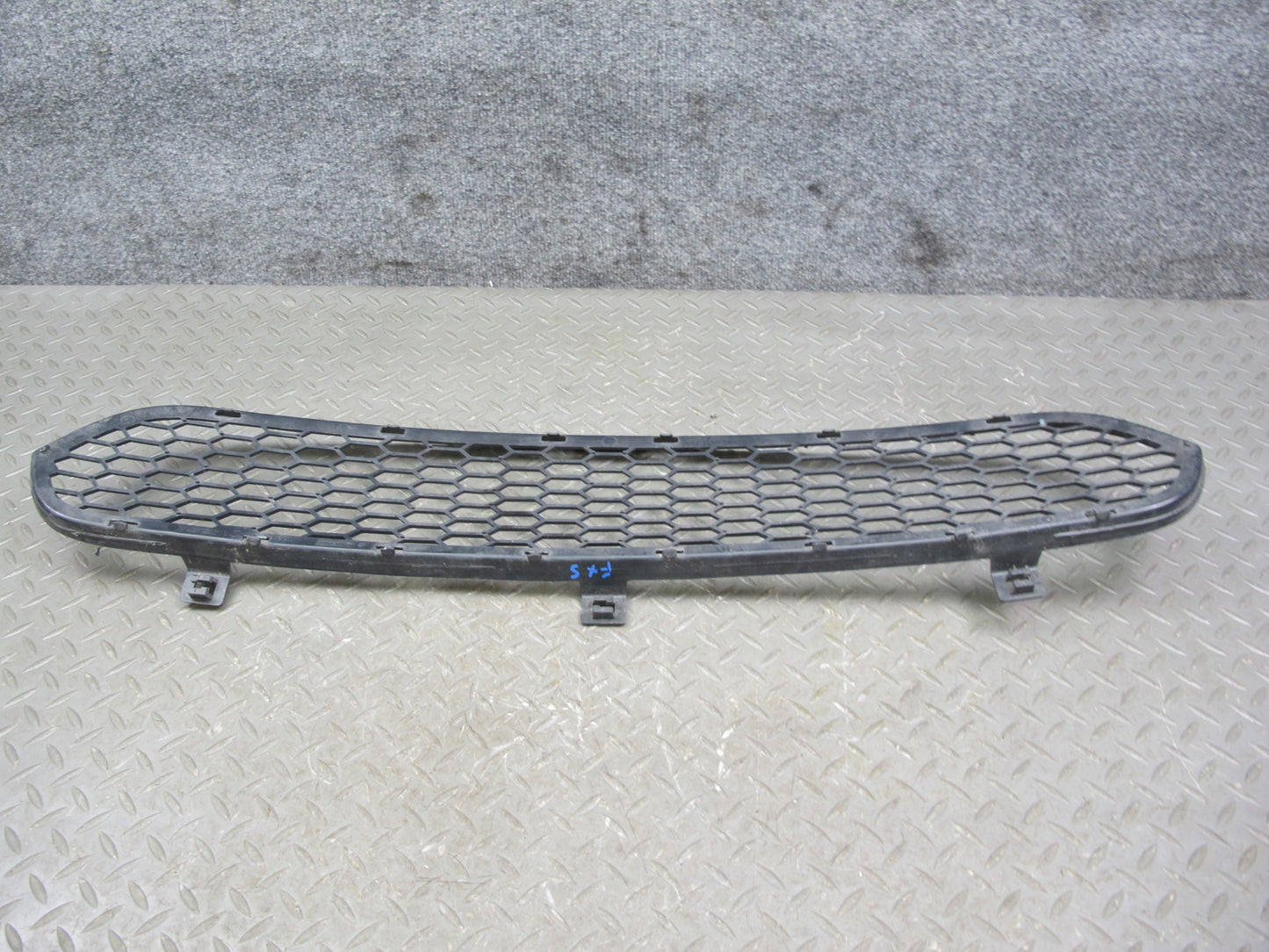 10-14 BMW E70 E71 X5M X6M Front Bumper Center Lower Air Vent Trim Grille OEM