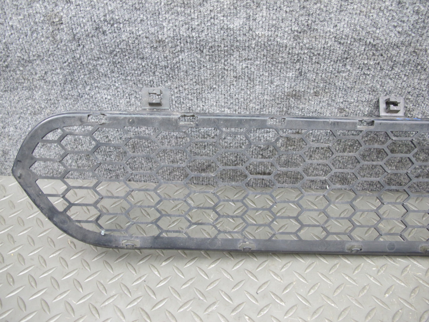 10-14 BMW E70 E71 X5M X6M Front Bumper Center Lower Air Vent Trim Grille OEM