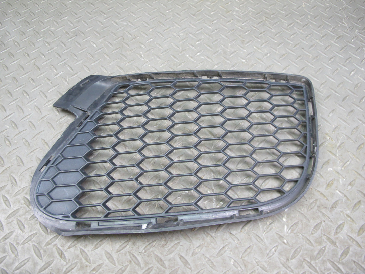 10-14 BMW E70 E71 X5M X6M Front Bumper Right Lower Air Vent Trim Grille OEM