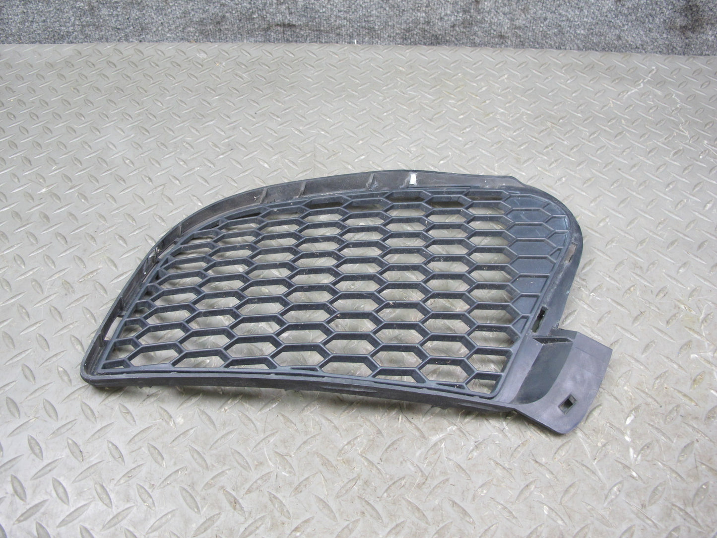 10-14 BMW E70 E71 X5M X6M Front Bumper Right Lower Air Vent Trim Grille OEM