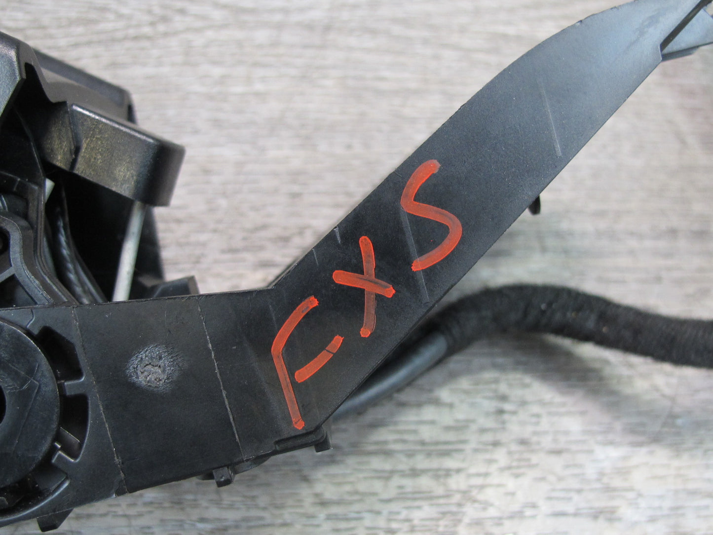 11-14 BMW E70 E71 X5 X6 Front Center Console Phone Tray Holder 9243209 OEM