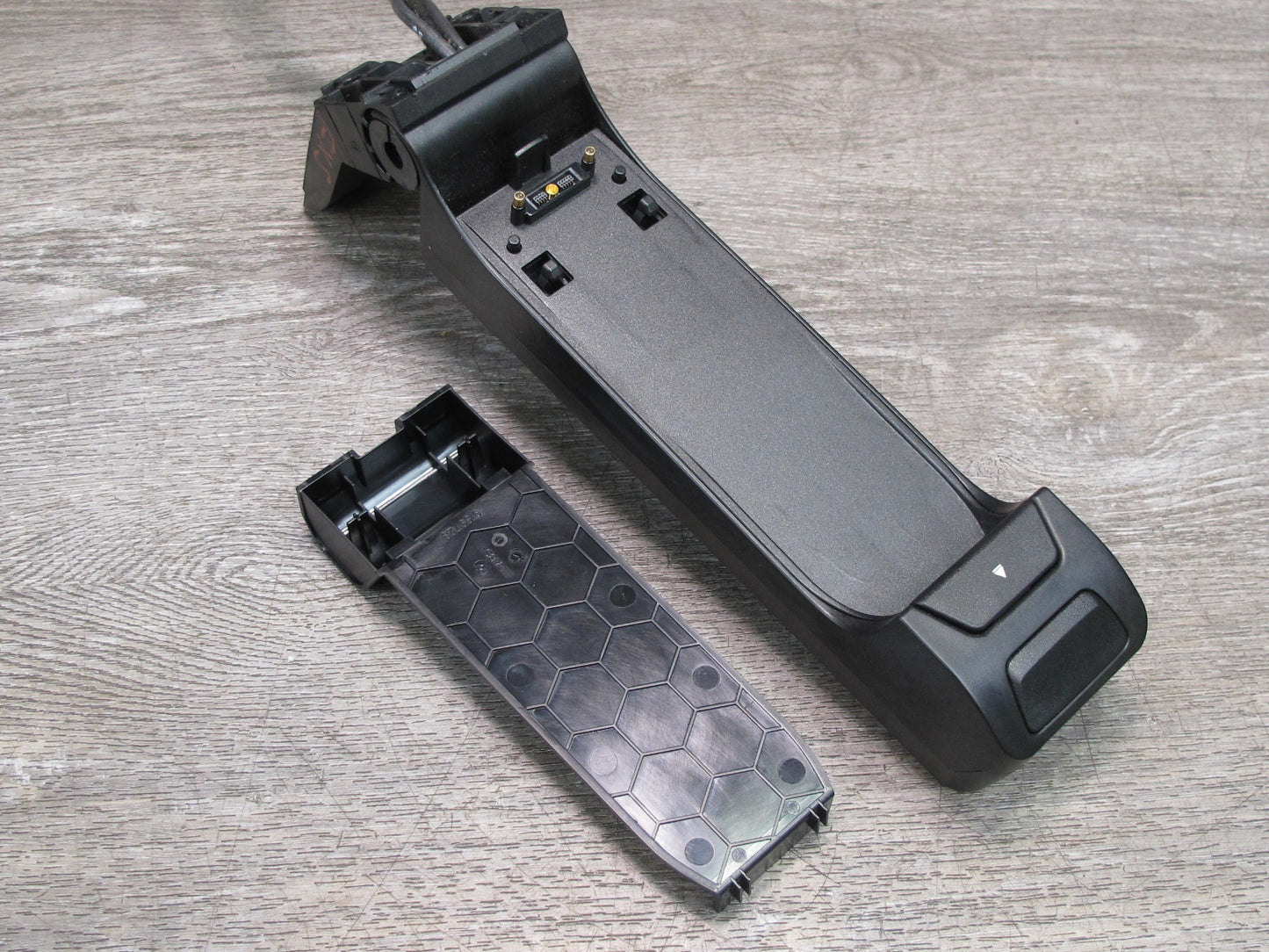 11-14 BMW E70 E71 X5 X6 Front Center Console Phone Tray Holder 9243209 OEM