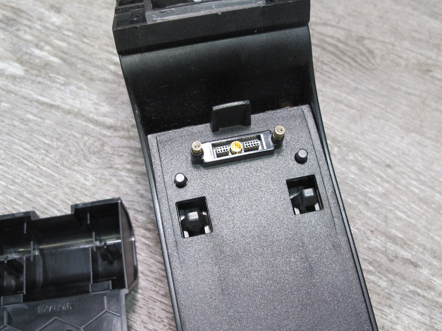 11-14 BMW E70 E71 X5 X6 Front Center Console Phone Tray Holder 9243209 OEM