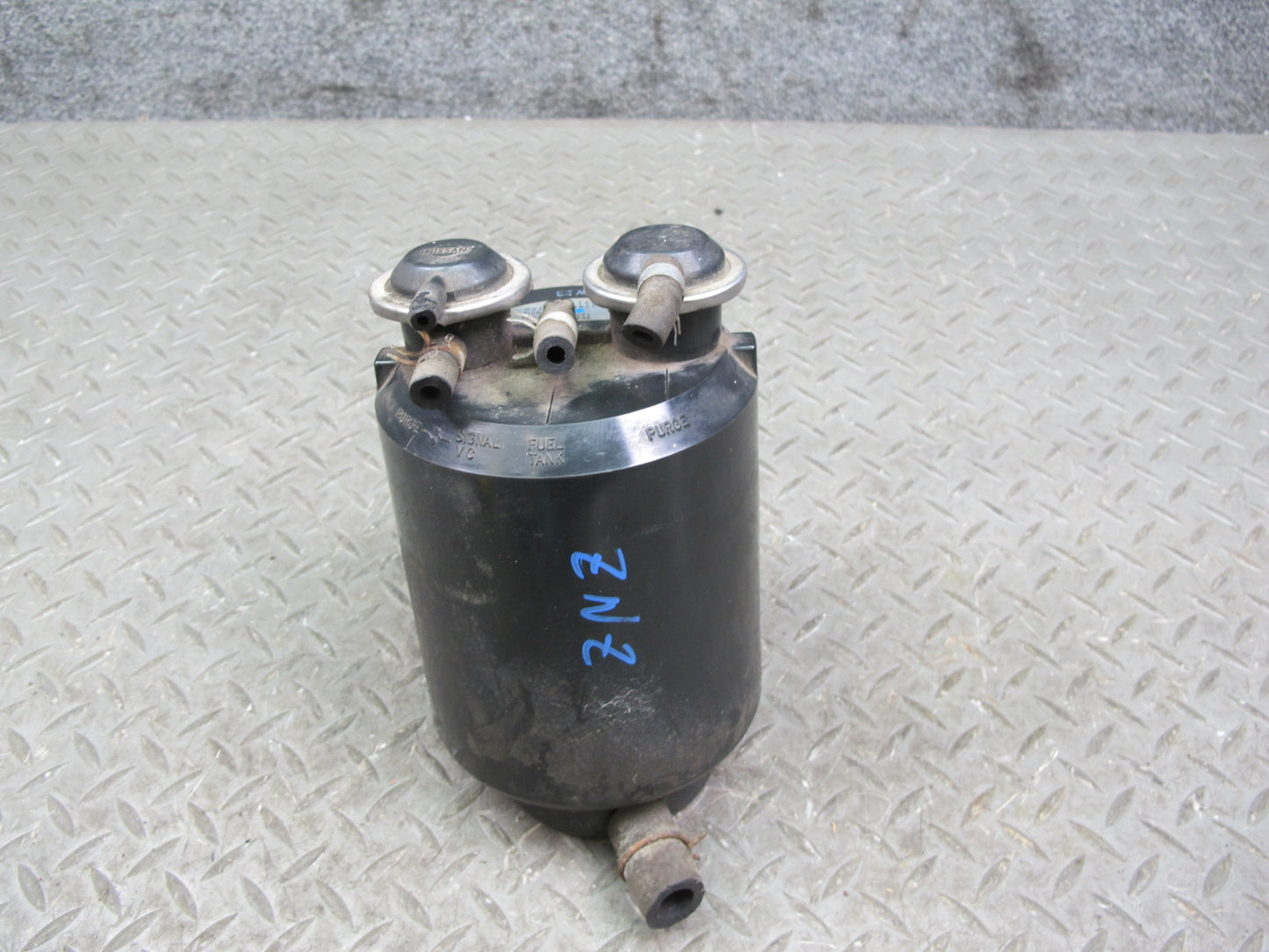 84-89 Nissan Z31 300ZX Fuel Evap Vapor Charcoal Canister 14950-16E01 OEM