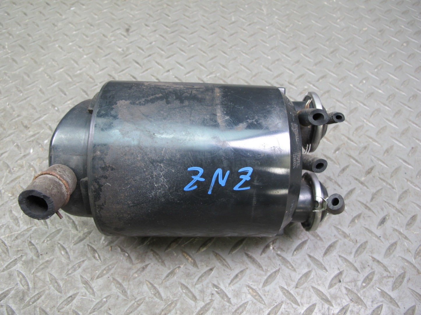 84-89 Nissan Z31 300ZX Fuel Evap Vapor Charcoal Canister 14950-16E01 OEM