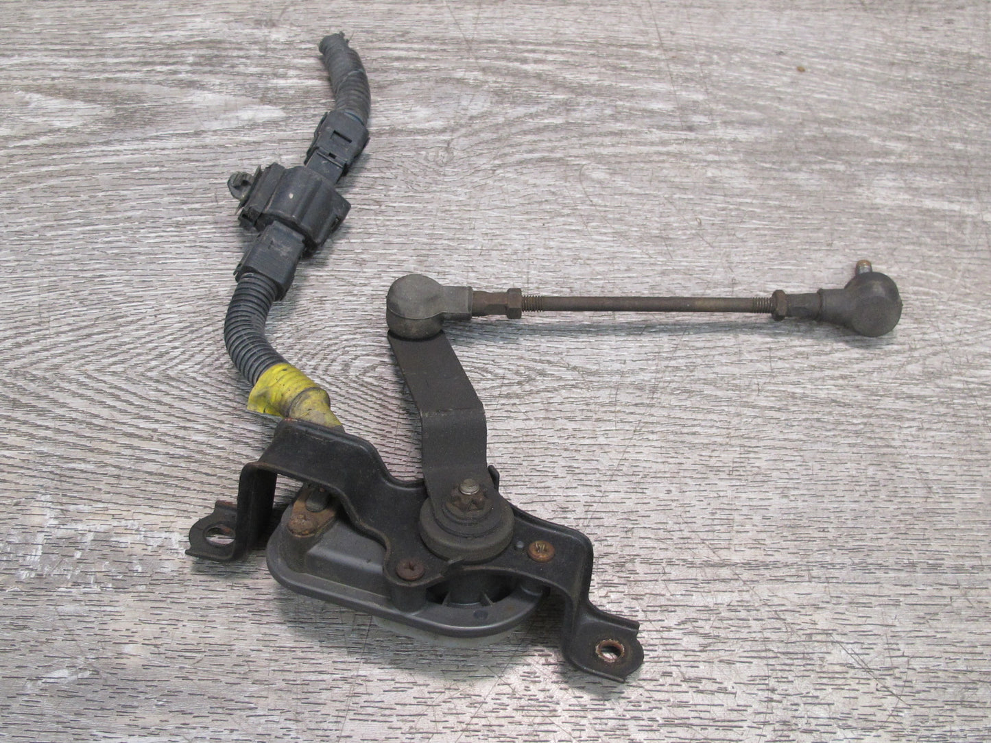 01-03 Lexus UCF30L LS430 Front Left Suspension Height Level Sensor OEM