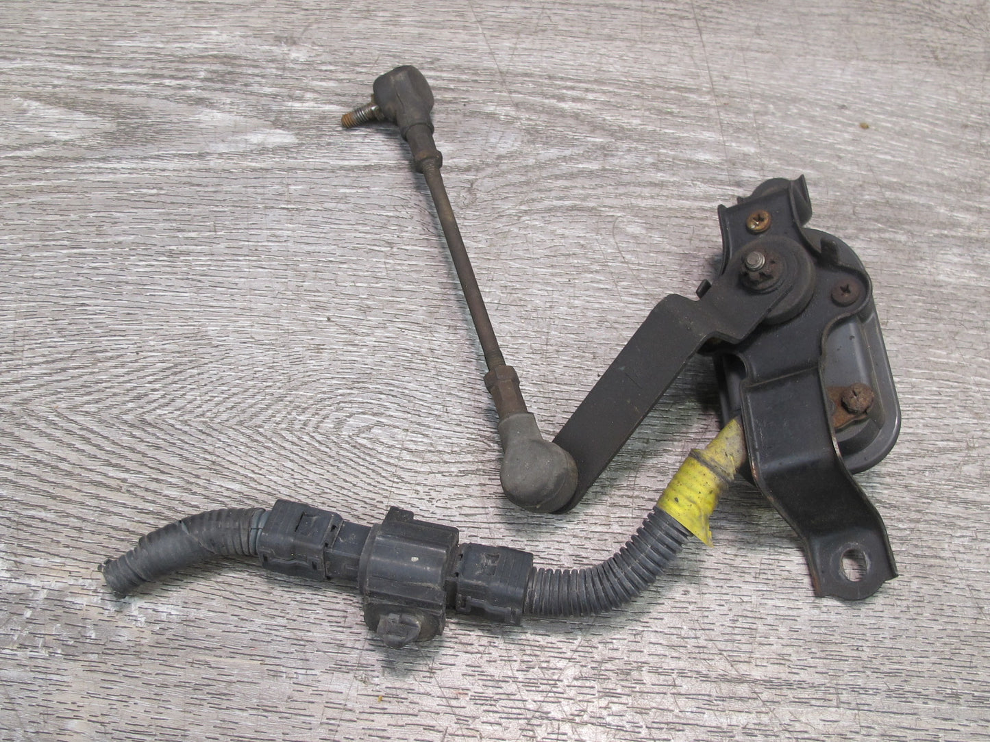 01-03 Lexus UCF30L LS430 Front Left Suspension Height Level Sensor OEM