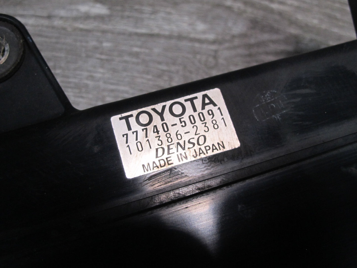 01-06 Lexus UCF30L LS430 Fuel Evap Vapor Charcoal Canister 77740-50091 OEM