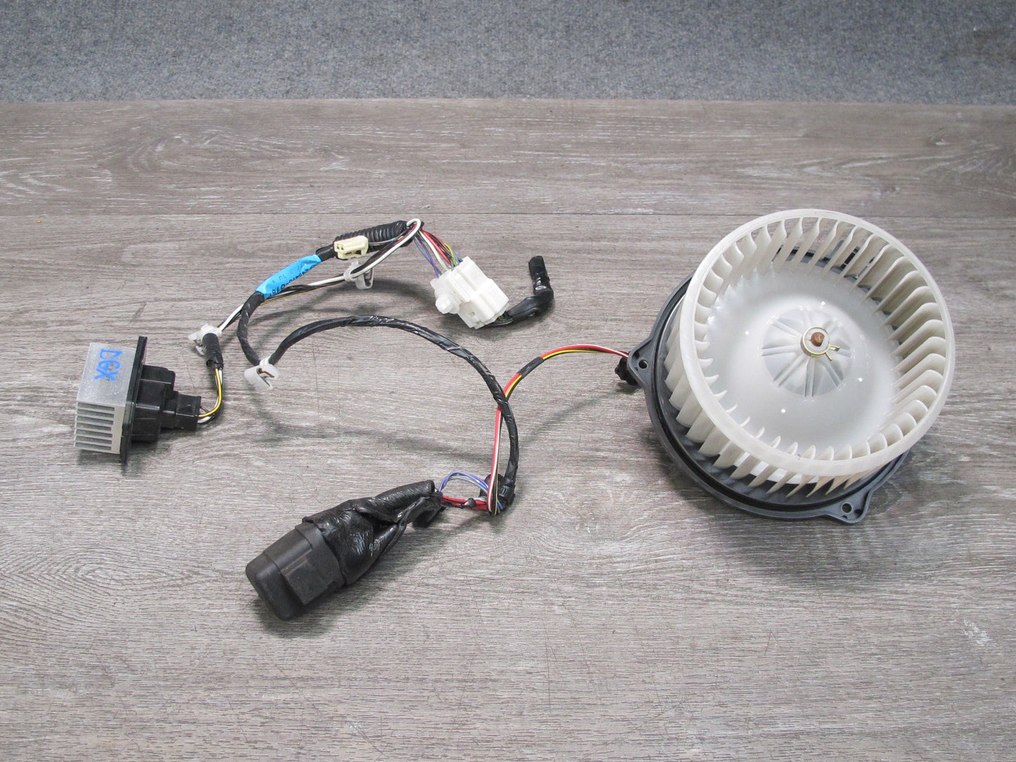 2003-2009 Lexus UZJ120L GX470 Rear A/C Heater Blower Motor Fan W/ Resistor Wire