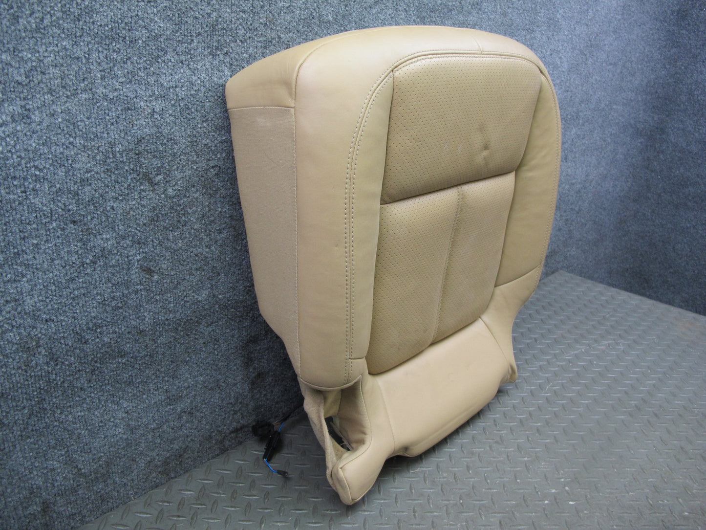 2011-2018 Porsche Cayenne 958 Rear Seat Right Side Lower Leather Cushion Beige