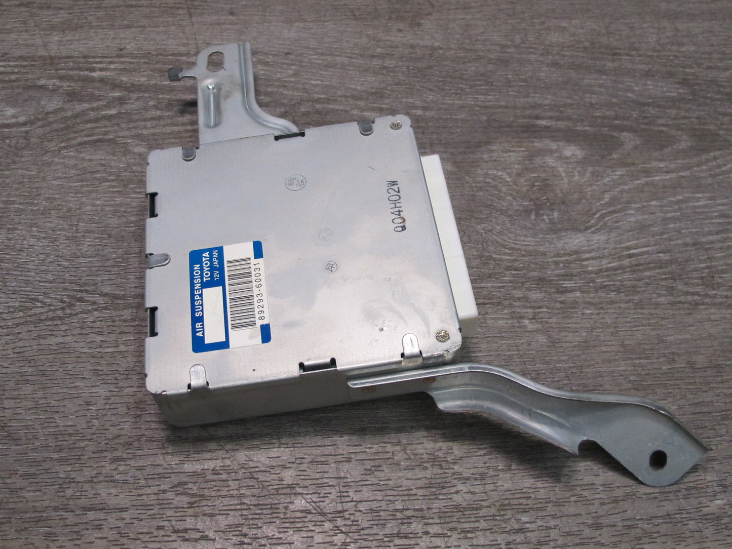 2003-2005 Lexus UZJ120L GX470 Air Suspension Control Module 89293-60031