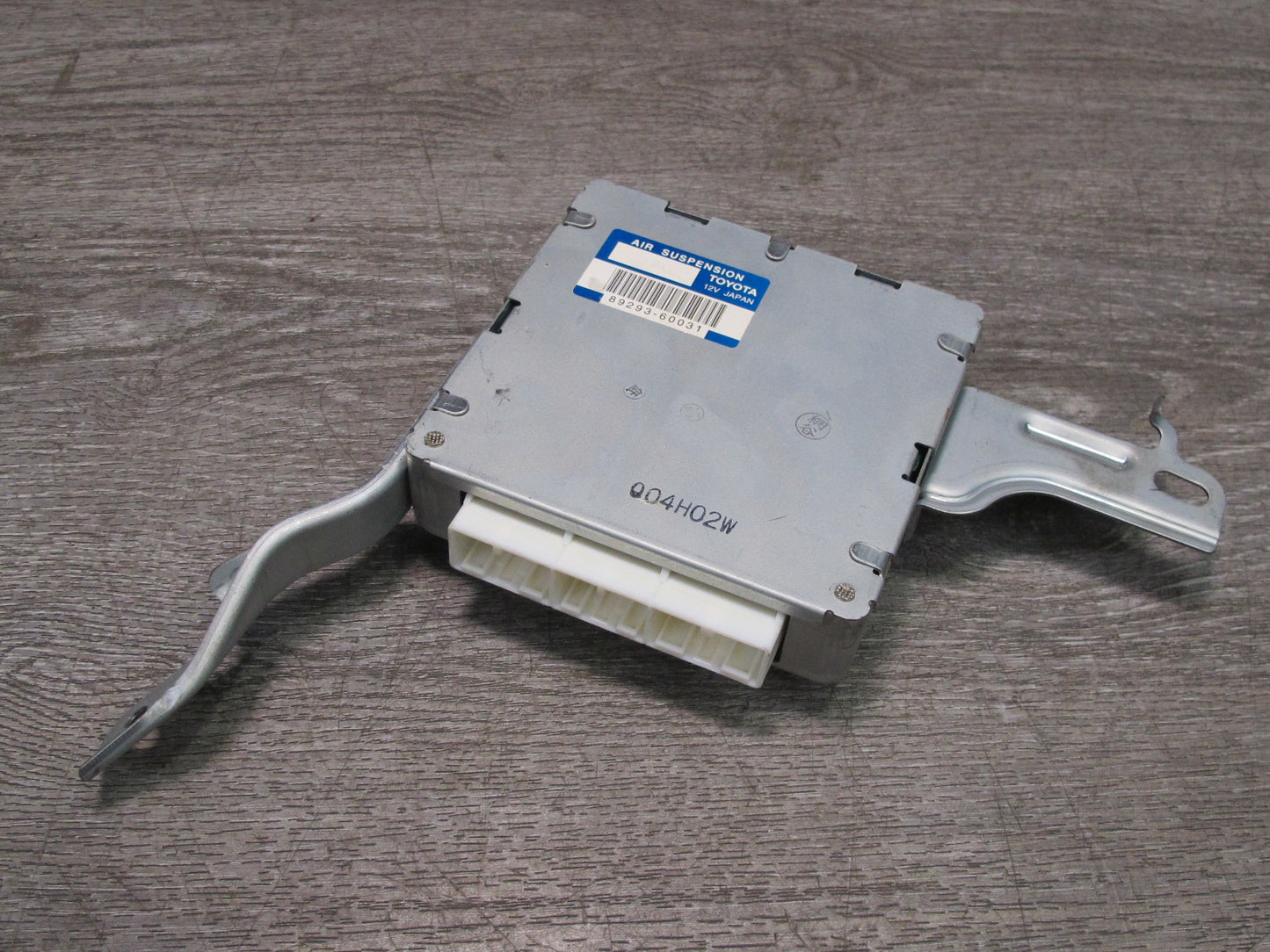 2003-2005 Lexus UZJ120L GX470 Air Suspension Control Module 89293-60031