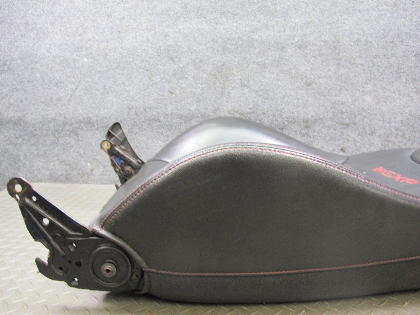 07-09 Pontiac Solstice GXP Front Right Seat Upper Leather Backrest Cushion OEM