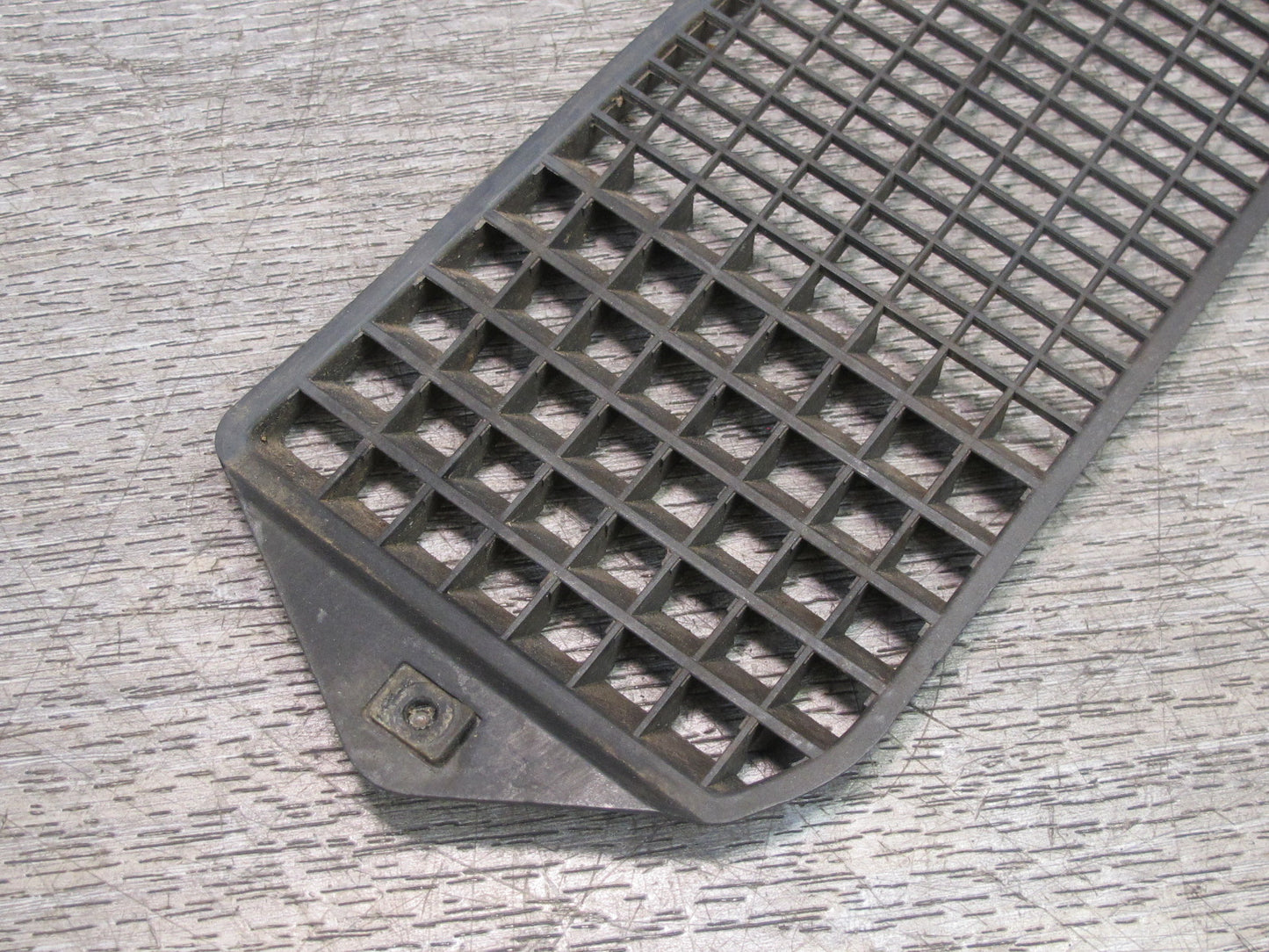 84-89 Nissan Z31 300ZX Set of 2 Front Left & Right Vent Cowl Grille OEM