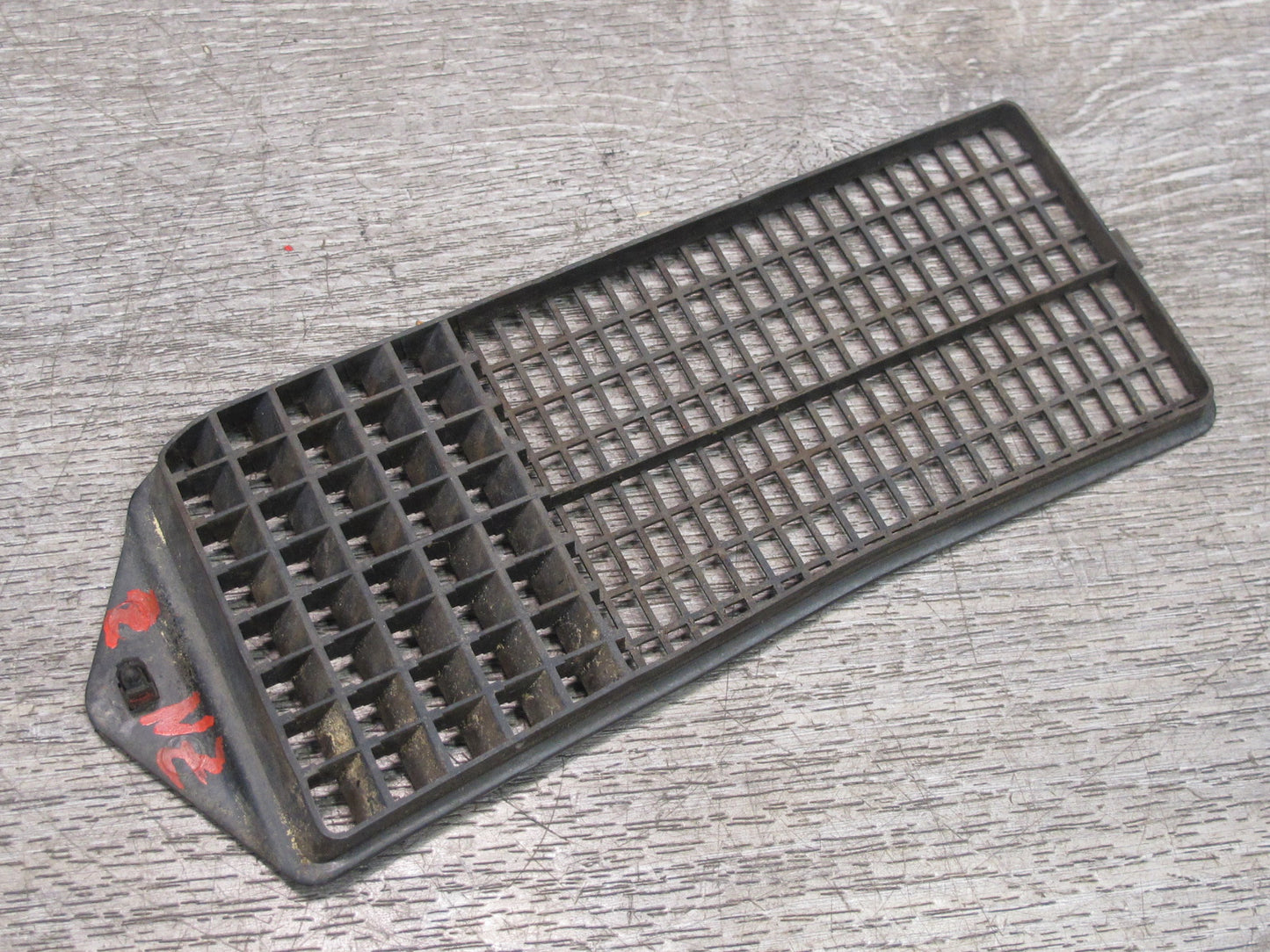 84-89 Nissan Z31 300ZX Set of 2 Front Left & Right Vent Cowl Grille OEM