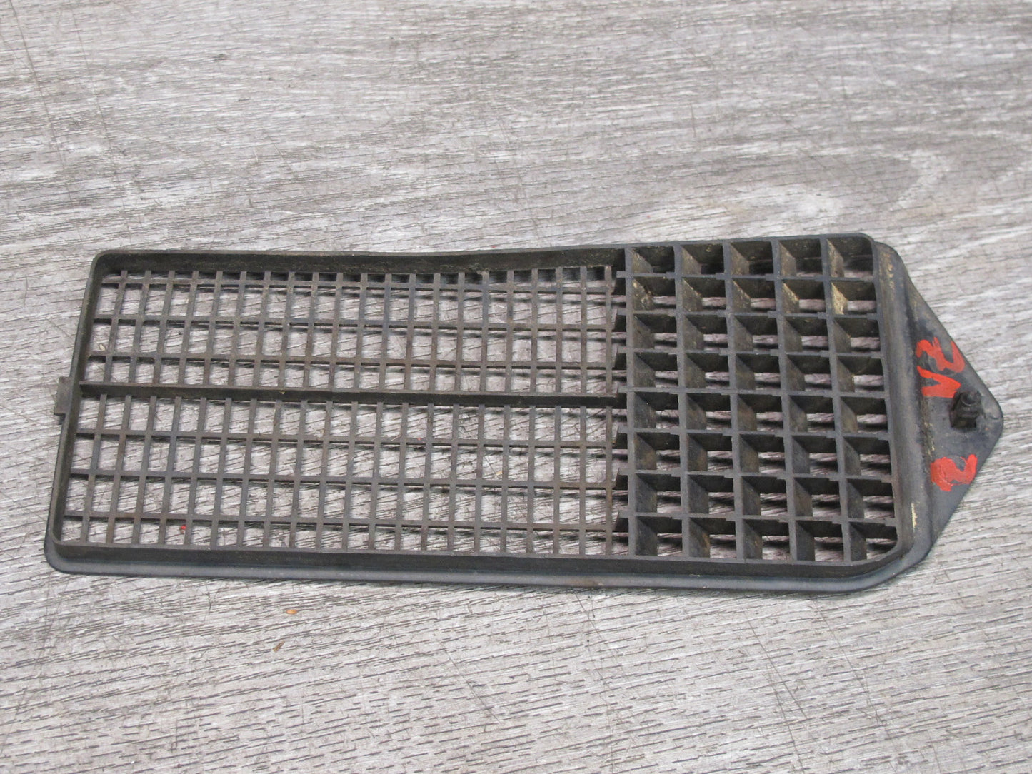 84-89 Nissan Z31 300ZX Set of 2 Front Left & Right Vent Cowl Grille OEM