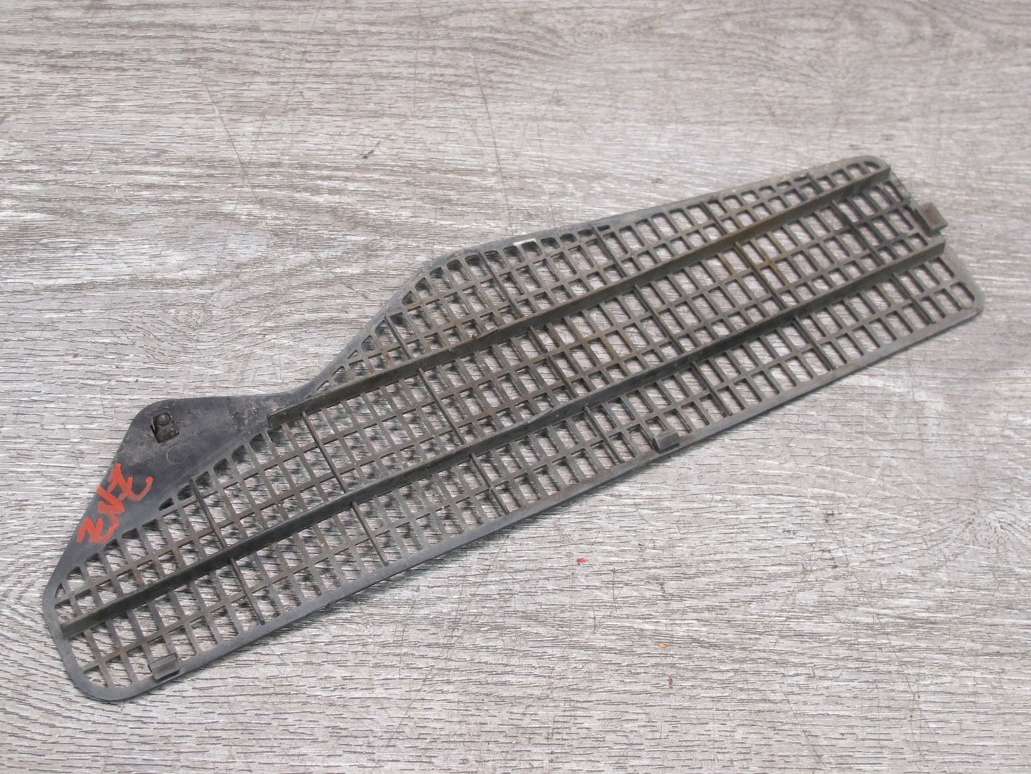 84-89 Nissan Z31 300ZX Set of 2 Front Left & Right Vent Cowl Grille OEM