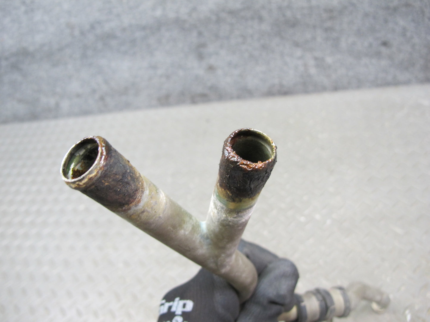 1986-1987 Porsche 928S Engine Coolant Hose Pipe Line Tube