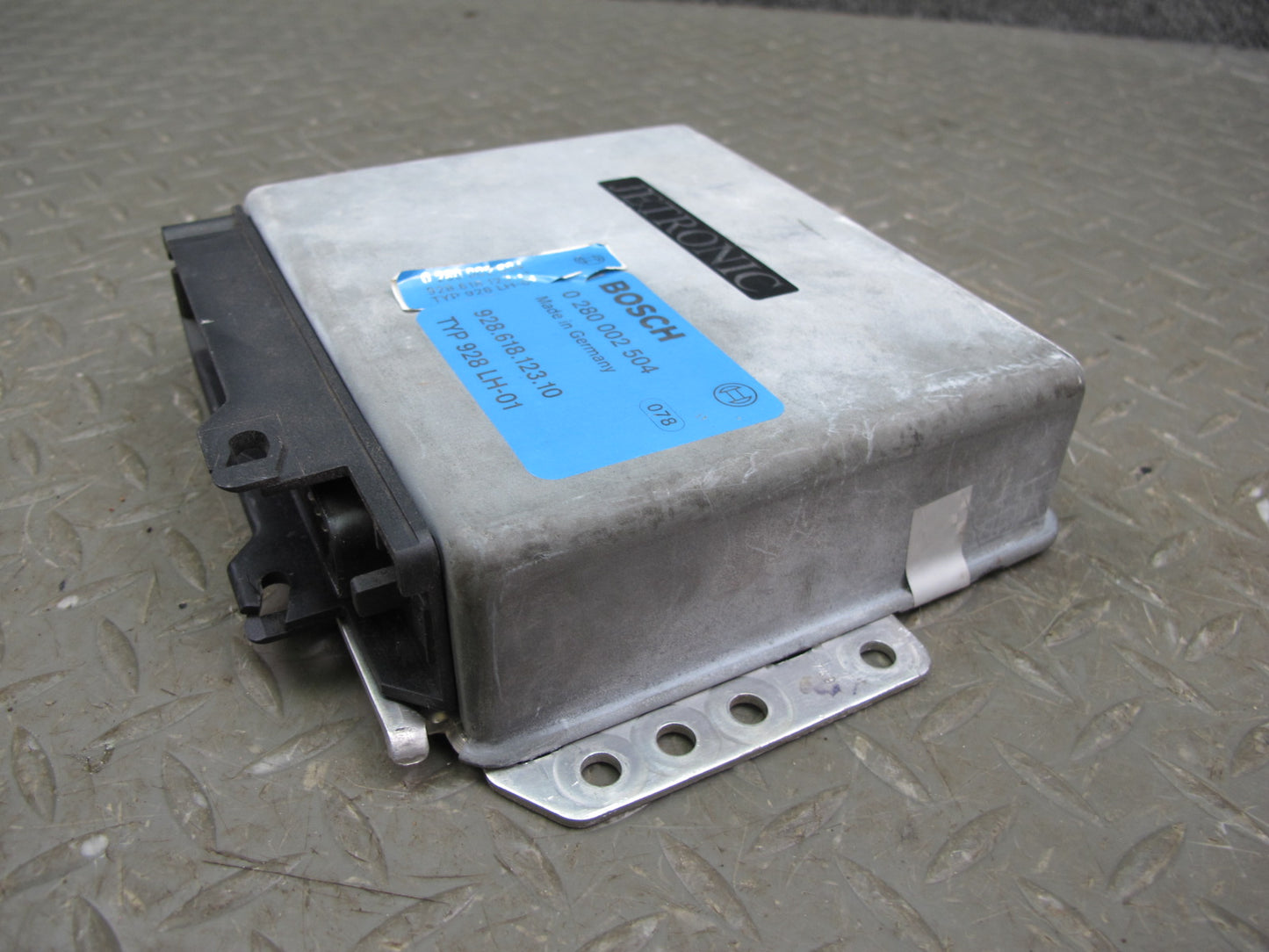 1987 Porsche 928S 5.0L M28.41 Engine ECU ECM Computer Control Module 92861812310