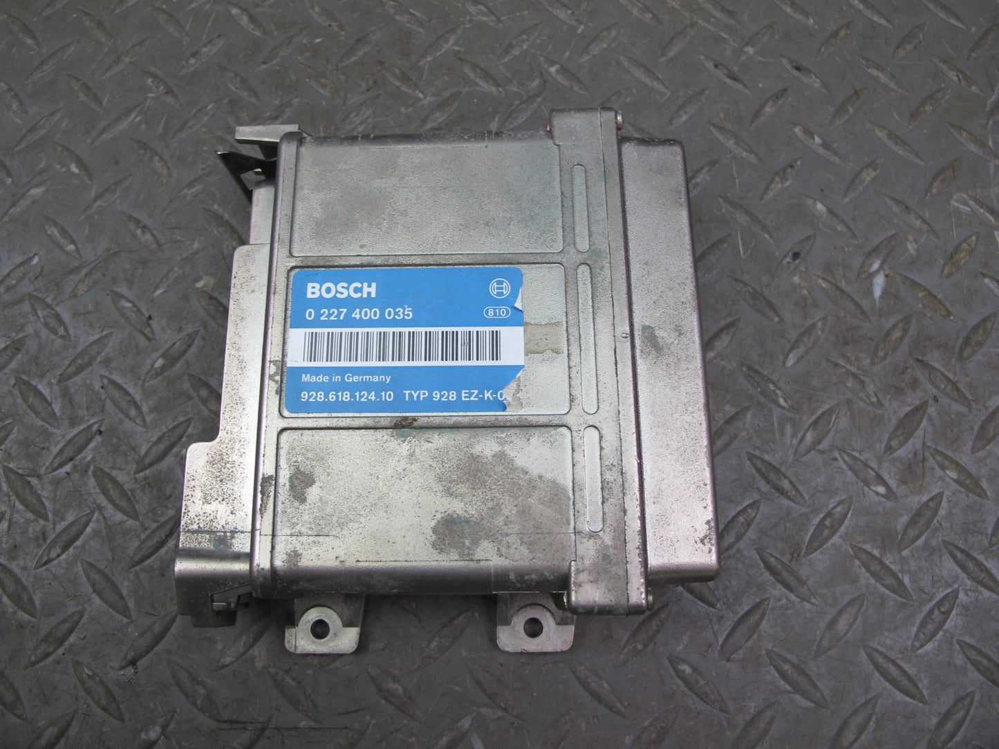 1987 Porsche 928S 5.0L Ignition Control Module Unit 92861812410