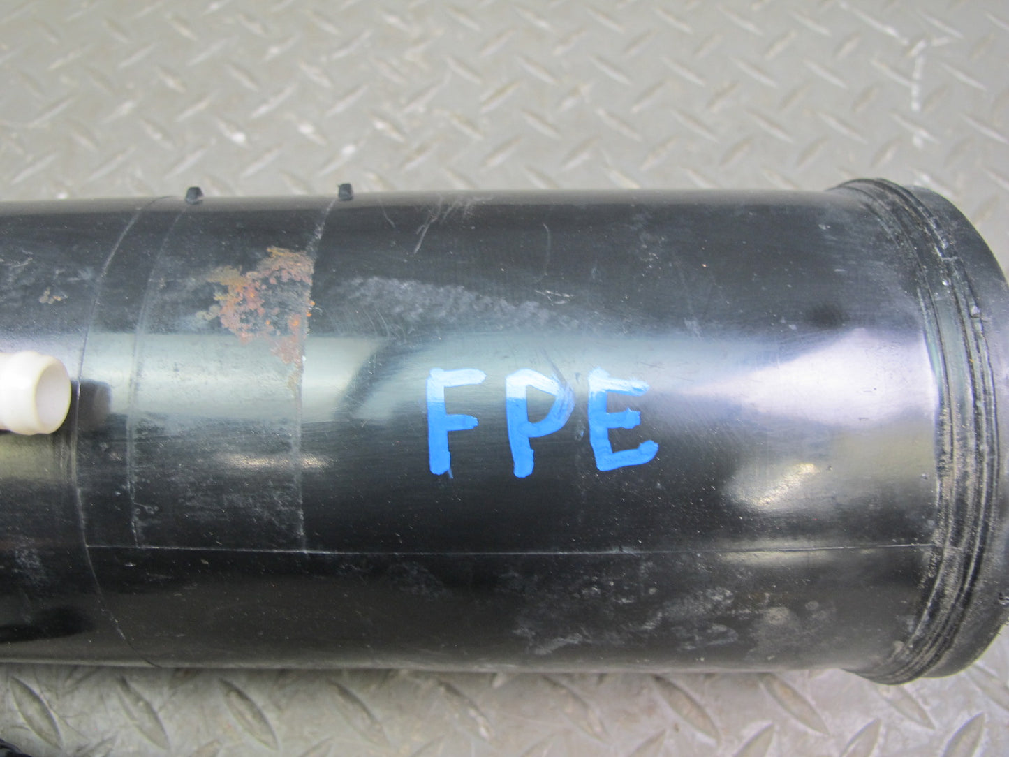 1983-1991 Porsche 928 S Fuel Vapor Evap Charcoal Canister 92820101405