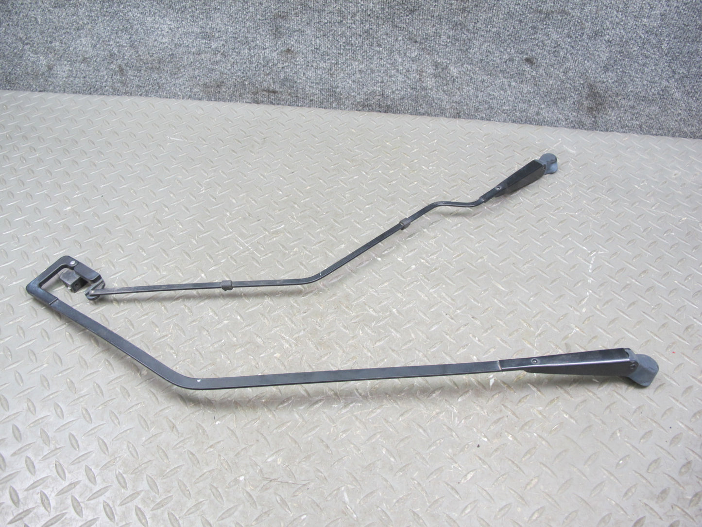1987-1991 Porsche 928 S Rear Hatch Tail Gate Trunk Wiper Arm Set of 2