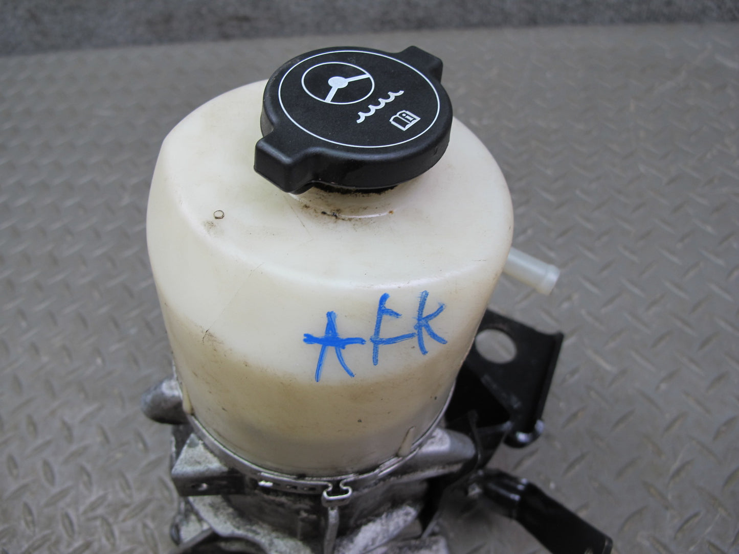 11-12 Fisker Karma Power Steering Pump w Fluid Reservoir Bottle Tank OEM