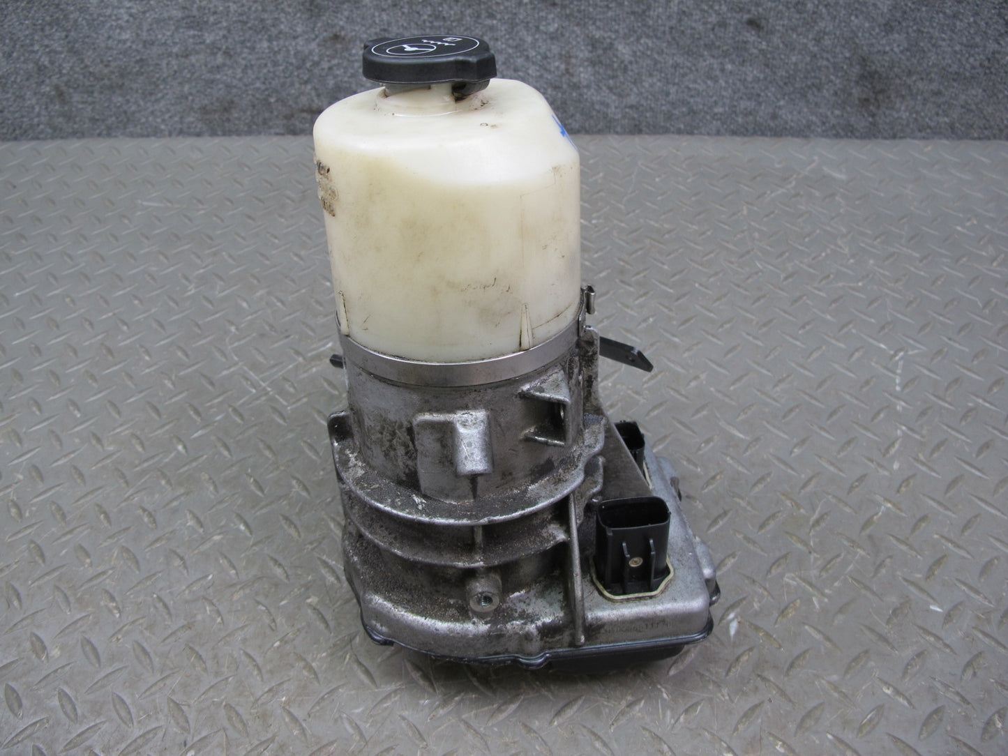 11-12 Fisker Karma Power Steering Pump w Fluid Reservoir Bottle Tank OEM