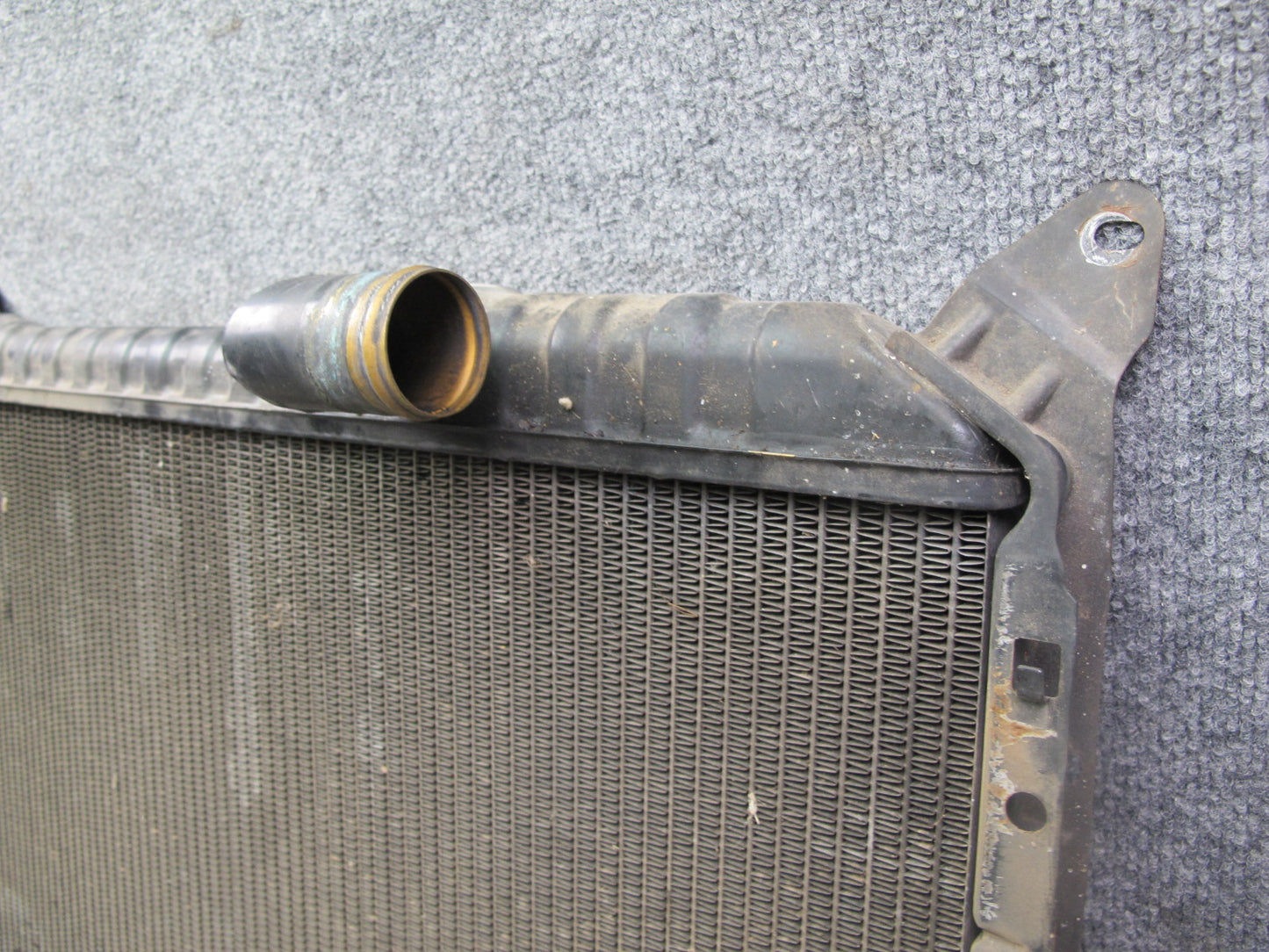 84-89 Nissan Z31 300ZX M/T Turbo Engine Cooling Radiator OEM