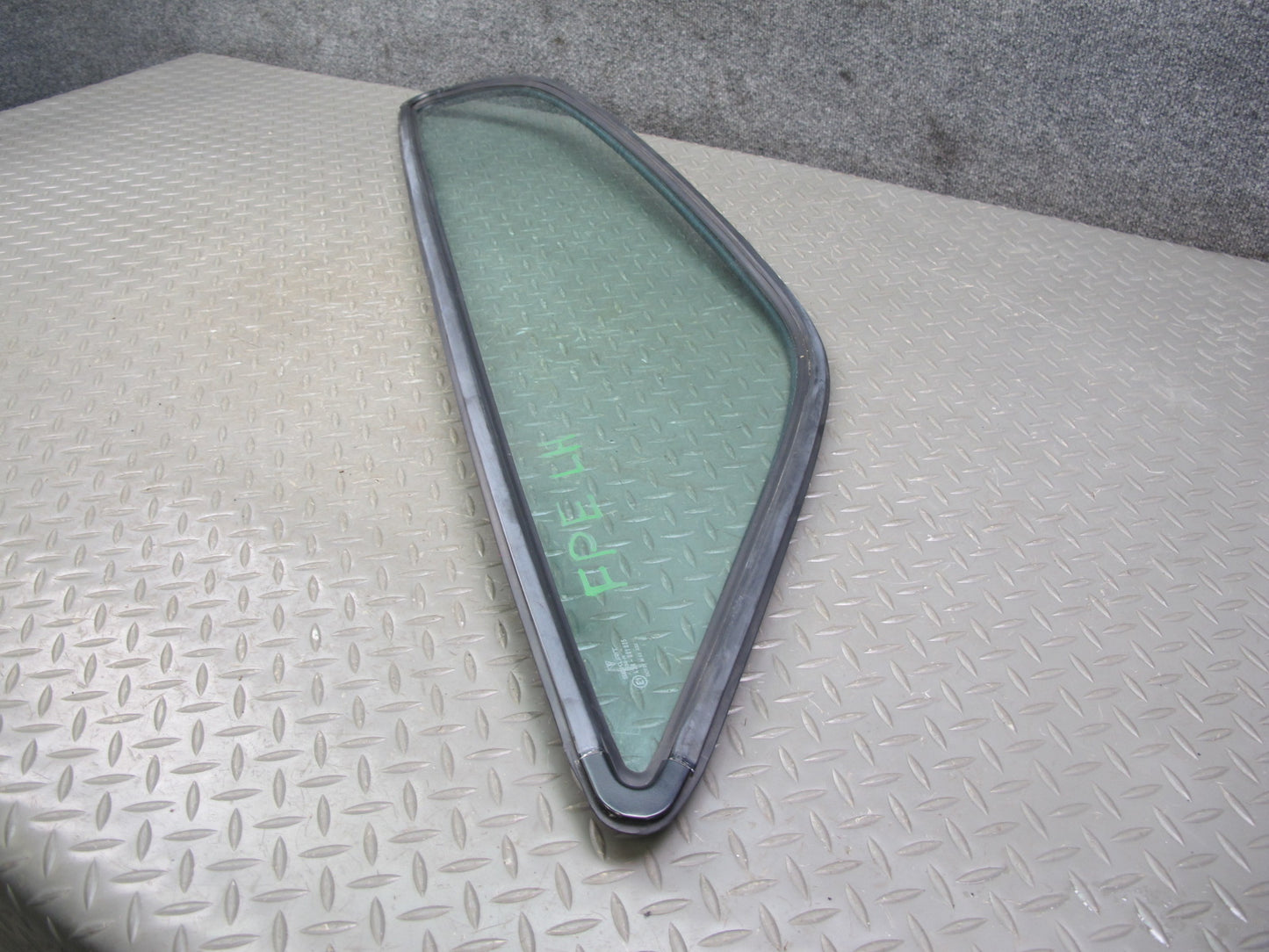 1983-1991 Porsche 928 S Rear Left Driver Side Quarter Window Glass W/ Seal