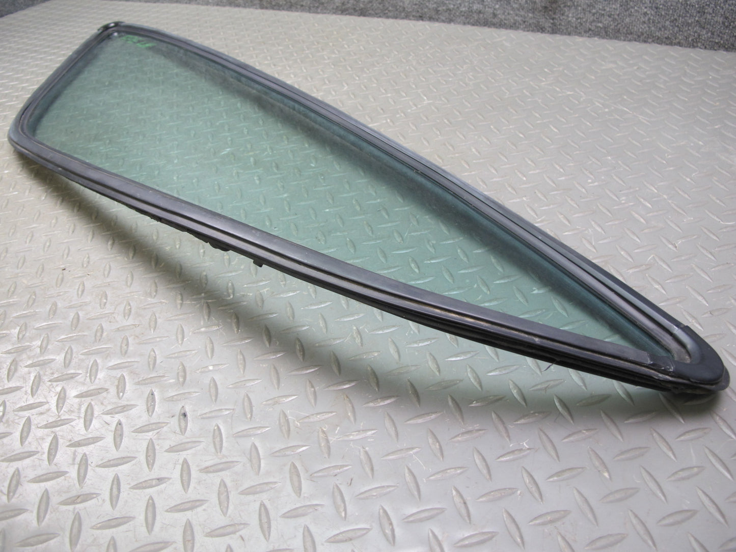 1983-1991 Porsche 928 S Rear Left Driver Side Quarter Window Glass W/ Seal