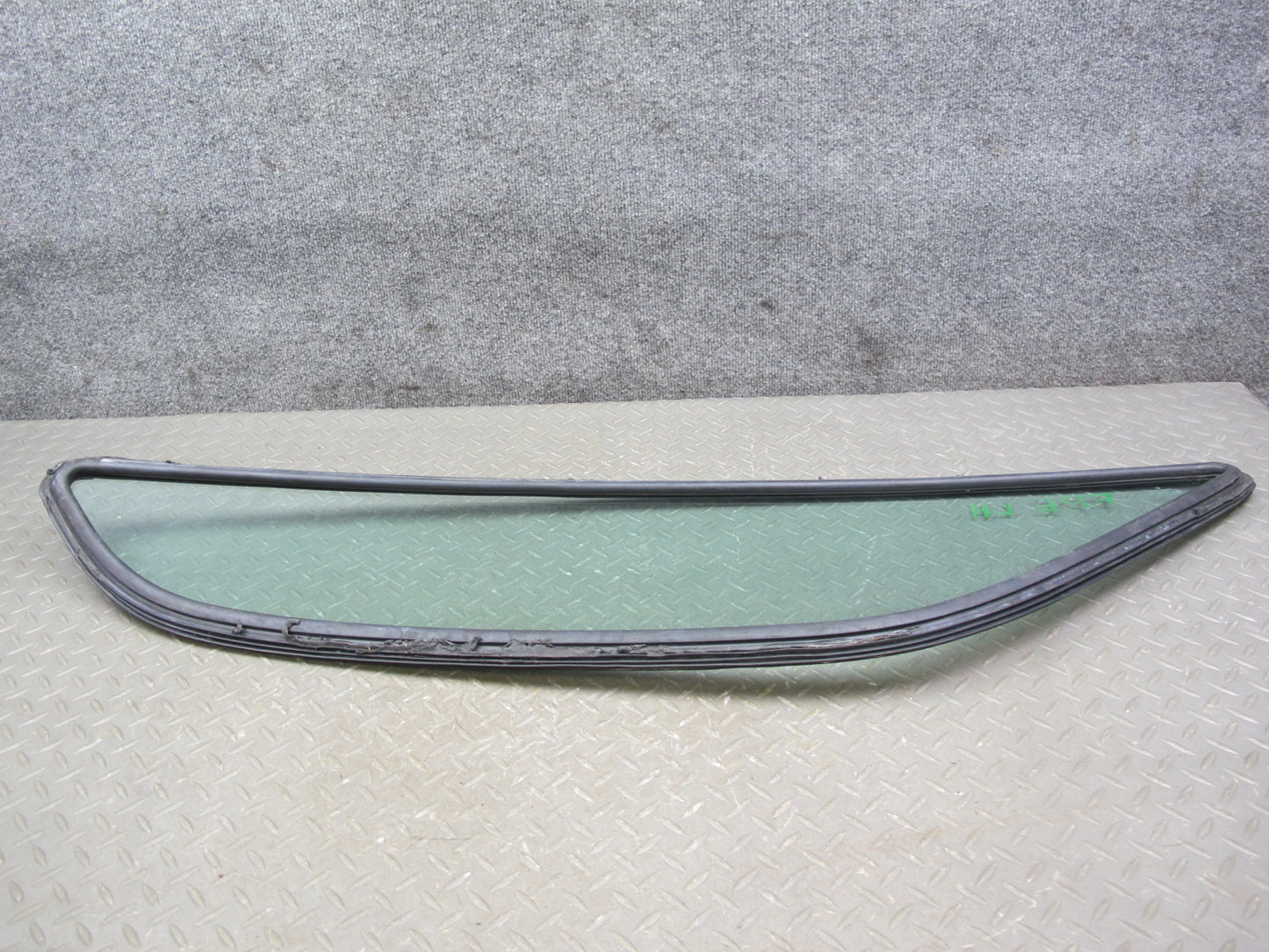 1983-1991 Porsche 928 S Rear Left Driver Side Quarter Window Glass W/ Seal