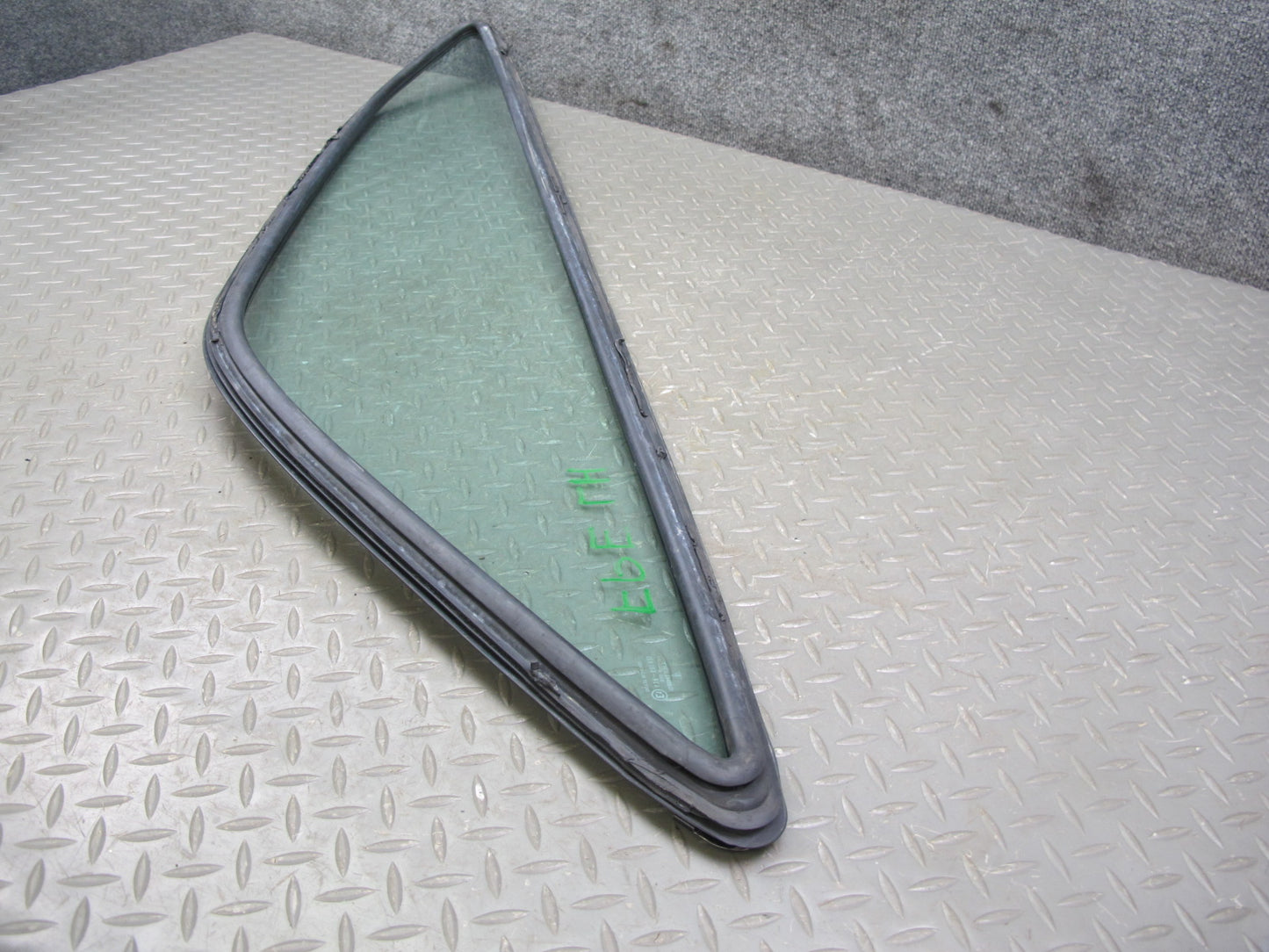 1983-1991 Porsche 928 S Rear Left Driver Side Quarter Window Glass W/ Seal