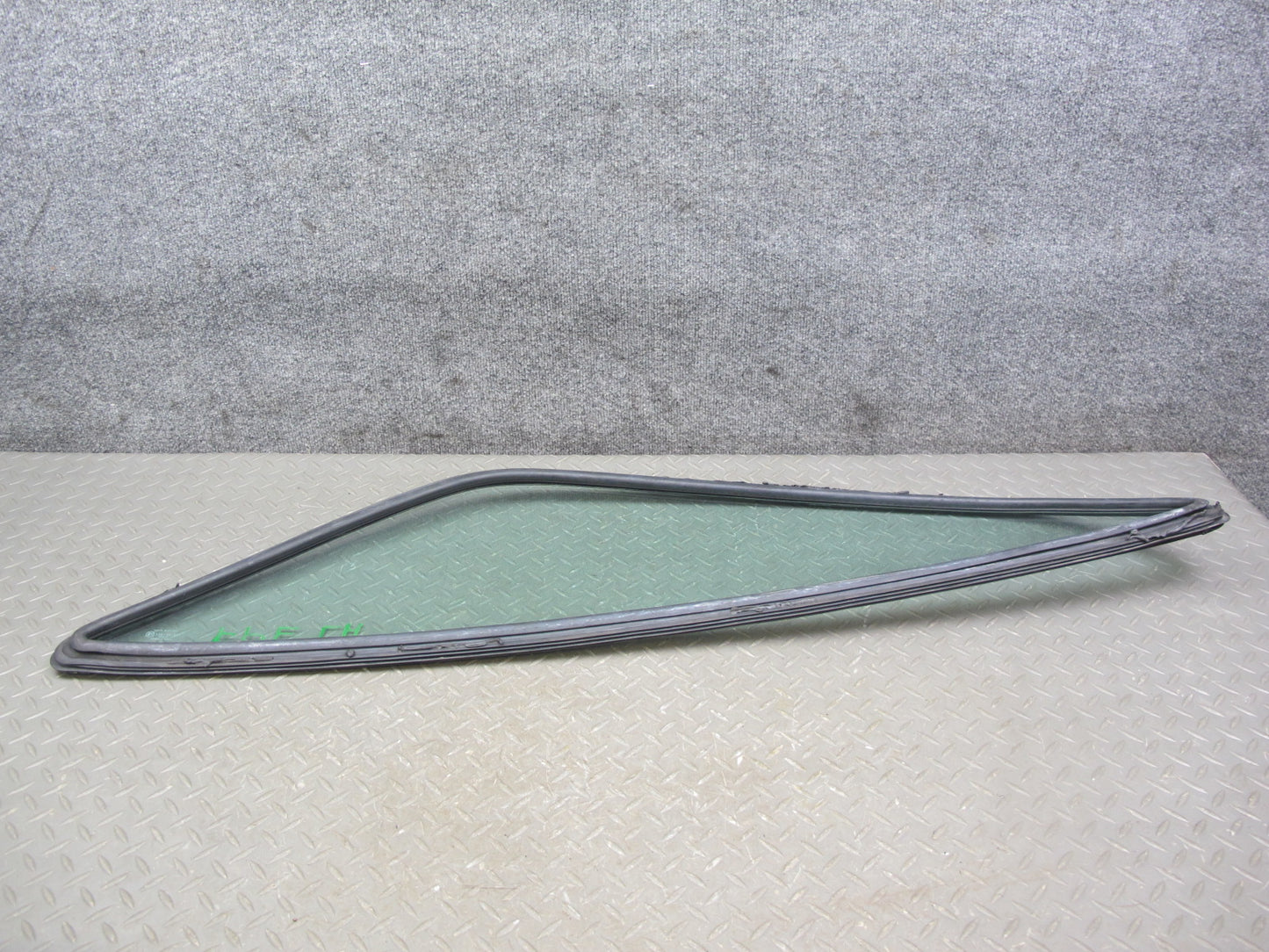 1983-1991 Porsche 928 S Rear Left Driver Side Quarter Window Glass W/ Seal